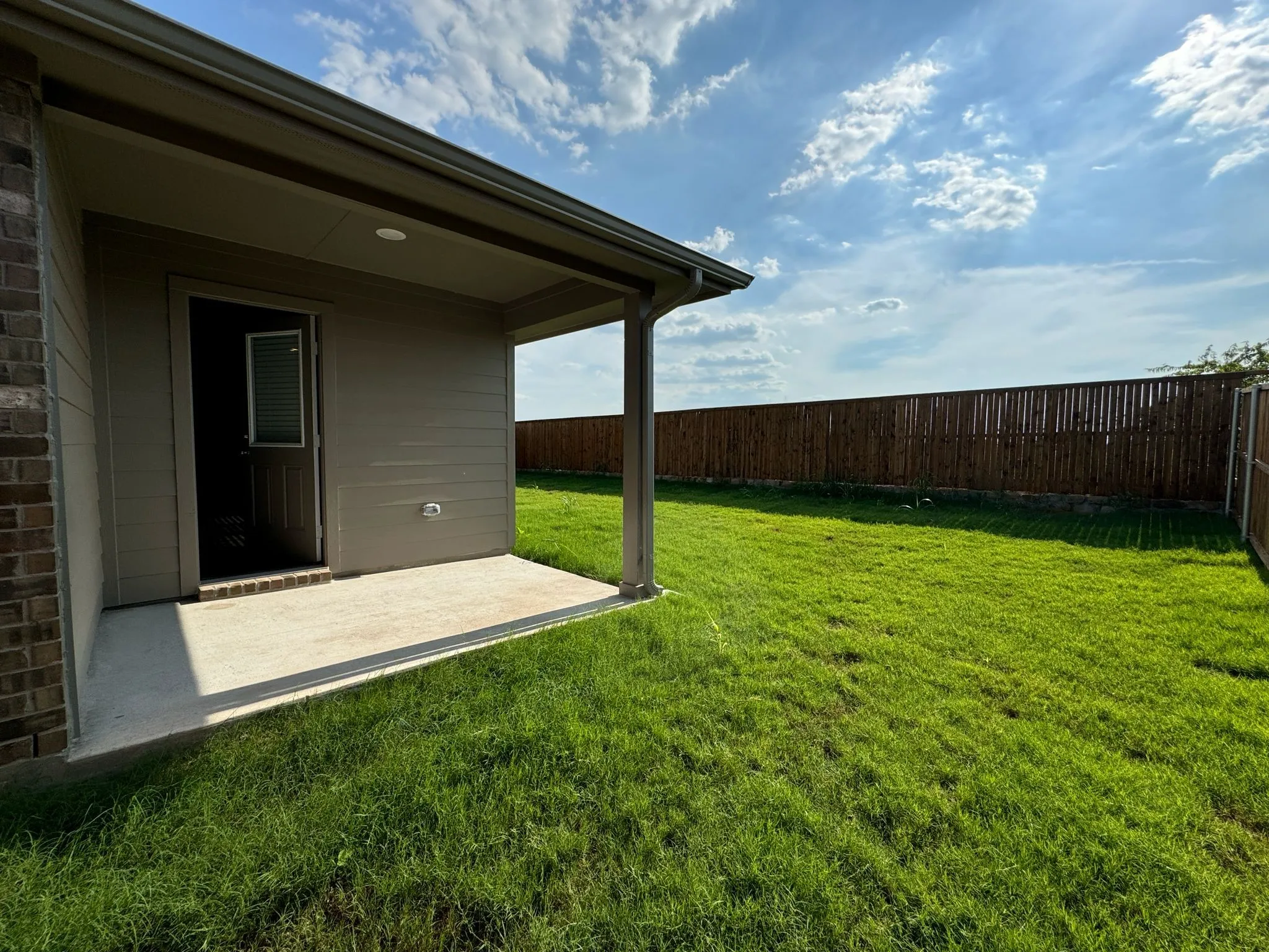 Single Family Residence For Rent in Grayson County , 2018 Sycamore ridge Trail, Van Alstyne, Texas 75495, 4 Bedroom, 2 Bathroom, 2 Garage spaces, 2,213 Sqft, built in 2024, mls#21398520, Real Estate Agent in Van Alstyne, Homes For Rent in Grayson county, Homes For Rent in Van Alstyne, Realtor in Van Alstyne Texas, Real Estate Brokerage Independent Realty Texas, Luminita Cordes Realtor
