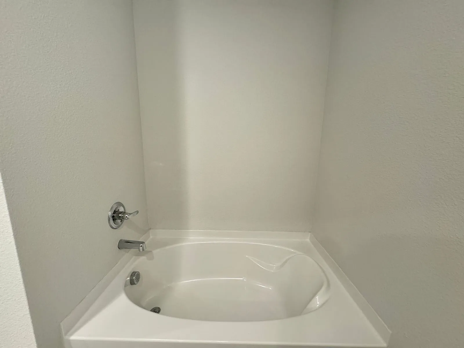 Single Family Residence For Rent in Grayson County , 2018 Sycamore ridge Trail, Van Alstyne, Texas 75495, 4 Bedroom, 2 Bathroom, 2 Garage spaces, 2,213 Sqft, built in 2024, mls#21398520, Real Estate Agent in Van Alstyne, Homes For Rent in Grayson county, Homes For Rent in Van Alstyne, Realtor in Van Alstyne Texas, Real Estate Brokerage Independent Realty Texas, Luminita Cordes Realtor