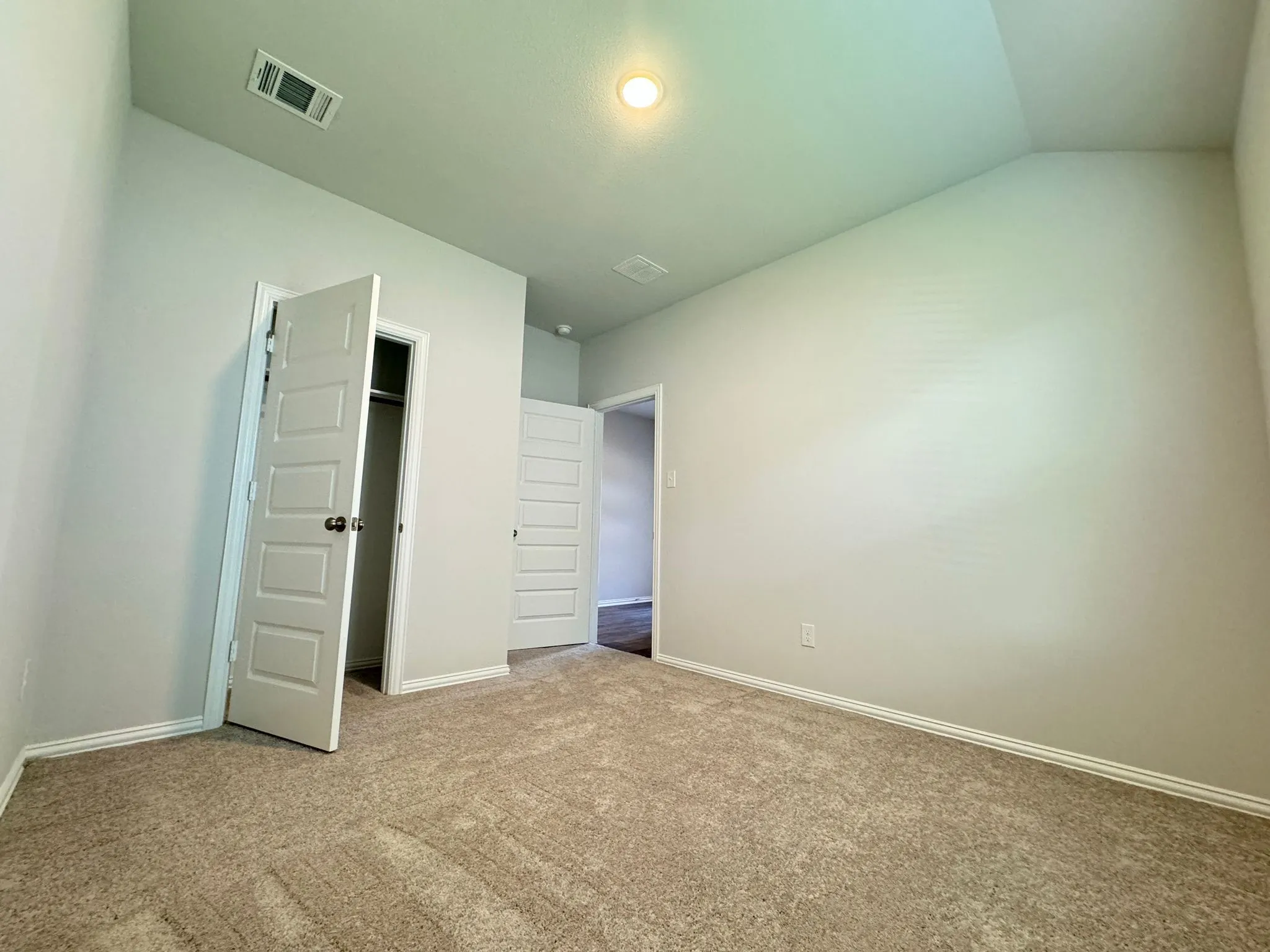 Single Family Residence For Rent in Grayson County , 2018 Sycamore ridge Trail, Van Alstyne, Texas 75495, 4 Bedroom, 2 Bathroom, 2 Garage spaces, 2,213 Sqft, built in 2024, mls#21398520, Real Estate Agent in Van Alstyne, Homes For Rent in Grayson county, Homes For Rent in Van Alstyne, Realtor in Van Alstyne Texas, Real Estate Brokerage Independent Realty Texas, Luminita Cordes Realtor
