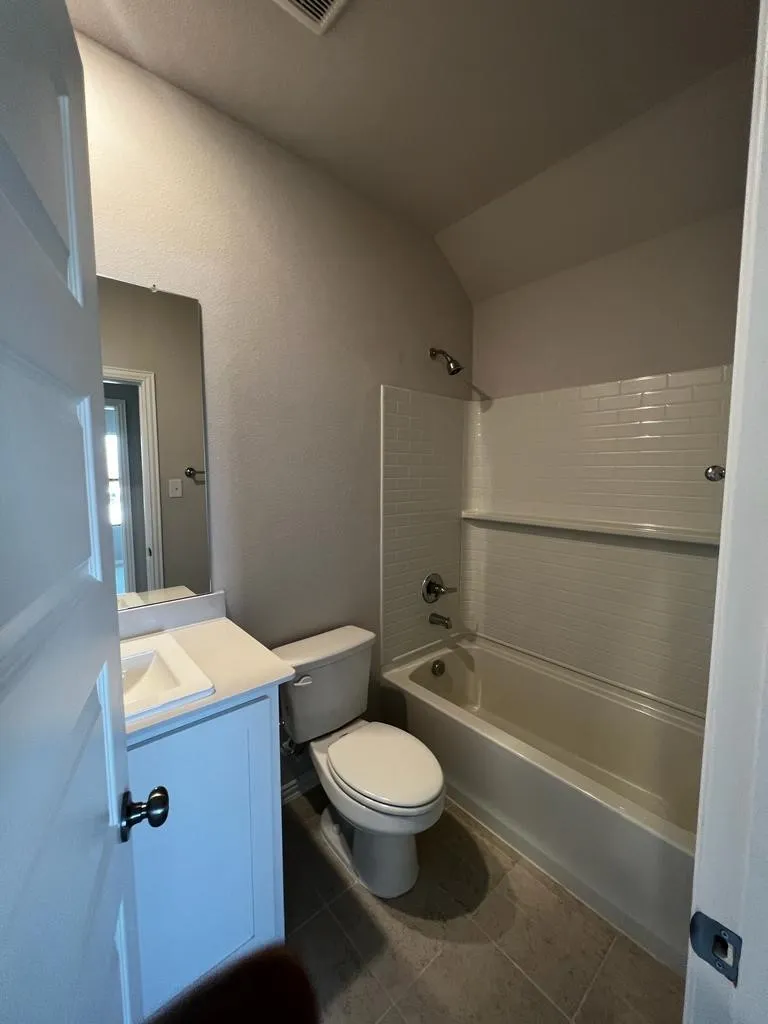 Single Family Residence For Rent in Grayson County , 553 Hickory ridge Drive, Van Alstyne, Texas 75495, 5 Bedroom, 3 Bathroom, 2 Garage spaces, 2,483 Sqft, built in 2023, mls#21398714, Real Estate Agent in Van Alstyne, Homes For Rent in Grayson county, Homes For Rent in Van Alstyne, Realtor in Van Alstyne Texas, Real Estate Brokerage Independent Realty Texas, Luminita Cordes Realtor