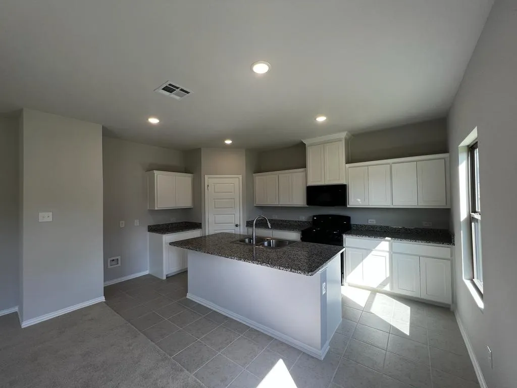 Single Family Residence For Rent in Grayson County , 553 Hickory ridge Drive, Van Alstyne, Texas 75495, 5 Bedroom, 3 Bathroom, 2 Garage spaces, 2,483 Sqft, built in 2023, mls#21398714, Real Estate Agent in Van Alstyne, Homes For Rent in Grayson county, Homes For Rent in Van Alstyne, Realtor in Van Alstyne Texas, Real Estate Brokerage Independent Realty Texas, Luminita Cordes Realtor