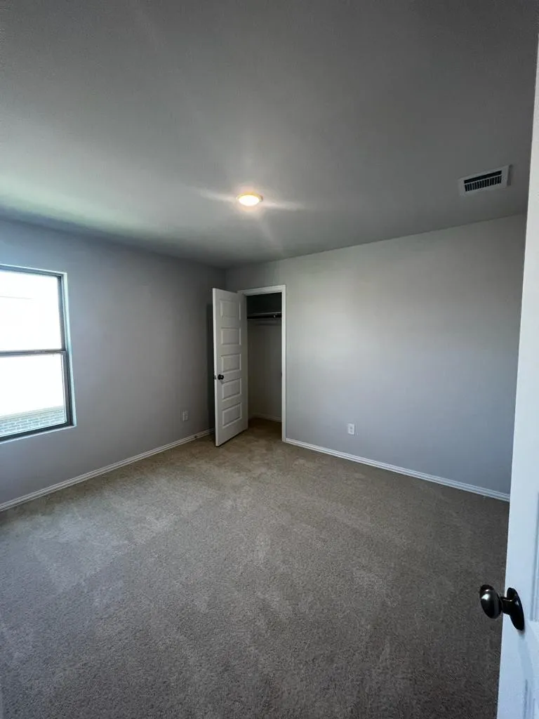Single Family Residence For Rent in Grayson County , 553 Hickory ridge Drive, Van Alstyne, Texas 75495, 5 Bedroom, 3 Bathroom, 2 Garage spaces, 2,483 Sqft, built in 2023, mls#21398714, Real Estate Agent in Van Alstyne, Homes For Rent in Grayson county, Homes For Rent in Van Alstyne, Realtor in Van Alstyne Texas, Real Estate Brokerage Independent Realty Texas, Luminita Cordes Realtor