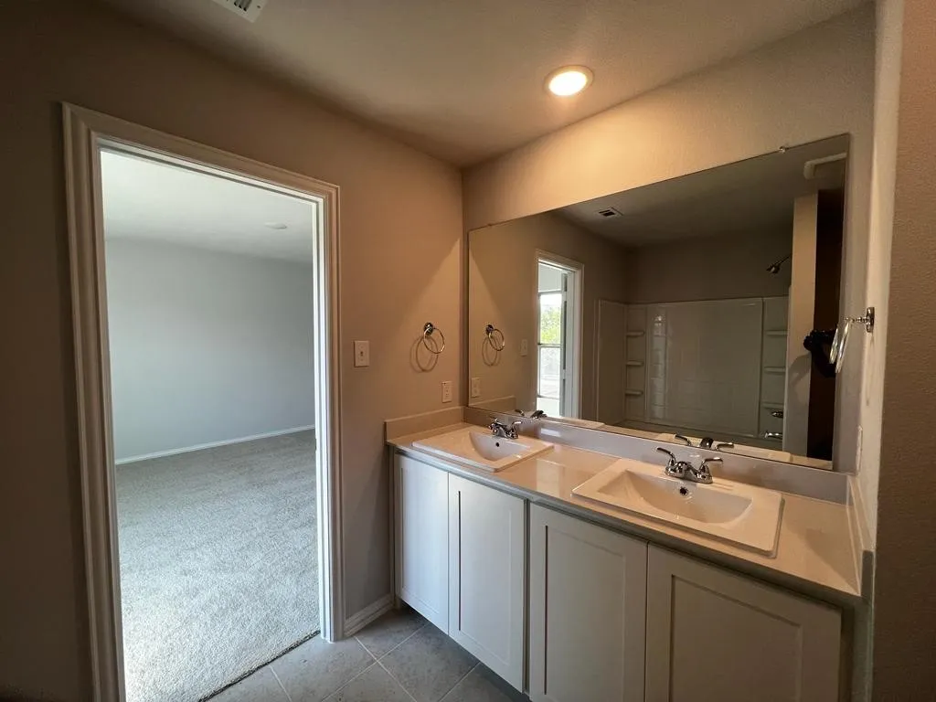 Single Family Residence For Rent in Grayson County , 553 Hickory ridge Drive, Van Alstyne, Texas 75495, 5 Bedroom, 3 Bathroom, 2 Garage spaces, 2,483 Sqft, built in 2023, mls#21398714, Real Estate Agent in Van Alstyne, Homes For Rent in Grayson county, Homes For Rent in Van Alstyne, Realtor in Van Alstyne Texas, Real Estate Brokerage Independent Realty Texas, Luminita Cordes Realtor