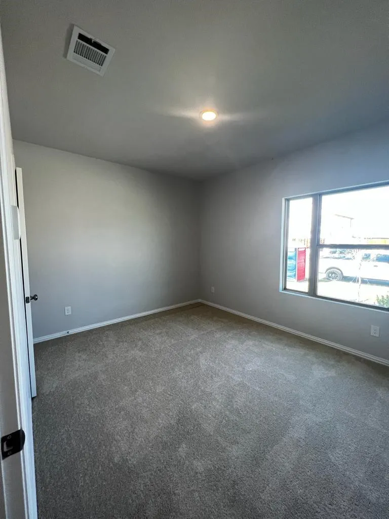 Single Family Residence For Rent in Grayson County , 553 Hickory ridge Drive, Van Alstyne, Texas 75495, 5 Bedroom, 3 Bathroom, 2 Garage spaces, 2,483 Sqft, built in 2023, mls#21398714, Real Estate Agent in Van Alstyne, Homes For Rent in Grayson county, Homes For Rent in Van Alstyne, Realtor in Van Alstyne Texas, Real Estate Brokerage Independent Realty Texas, Luminita Cordes Realtor
