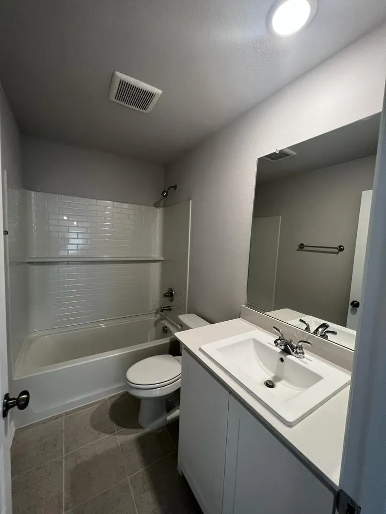 Single Family Residence For Rent in Grayson County , 553 Hickory ridge Drive, Van Alstyne, Texas 75495, 5 Bedroom, 3 Bathroom, 2 Garage spaces, 2,483 Sqft, built in 2023, mls#21398714, Real Estate Agent in Van Alstyne, Homes For Rent in Grayson county, Homes For Rent in Van Alstyne, Realtor in Van Alstyne Texas, Real Estate Brokerage Independent Realty Texas, Luminita Cordes Realtor