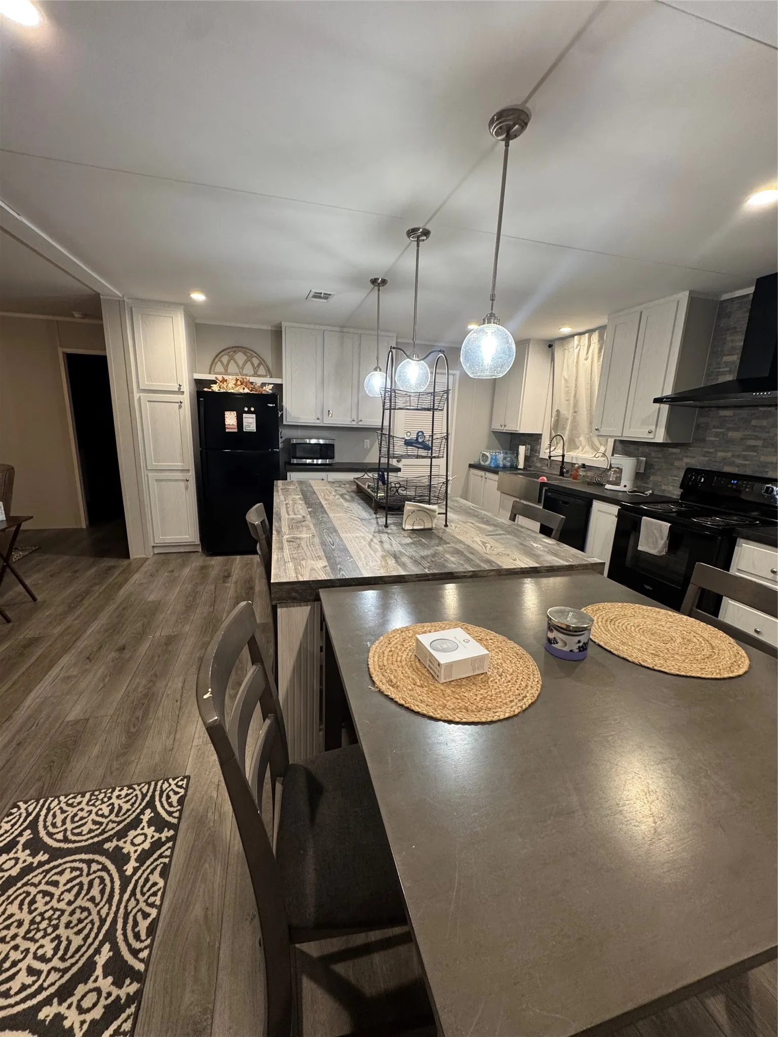 Manufactured Home For Sale in Hardeman County , 1105 W 13th Street, Quanah, Texas 79252, 3 Bedroom, 2 Bathroom, Garage spaces, 1,536 Sqft, built in 2023, mls#21398990, Real Estate Agent in Quanah, Homes For Sale in Hardeman county, Homes For Sale in Quanah, Realtor in Quanah Texas, Real Estate Brokerage Independent Realty Texas, Luminita Cordes Realtor
