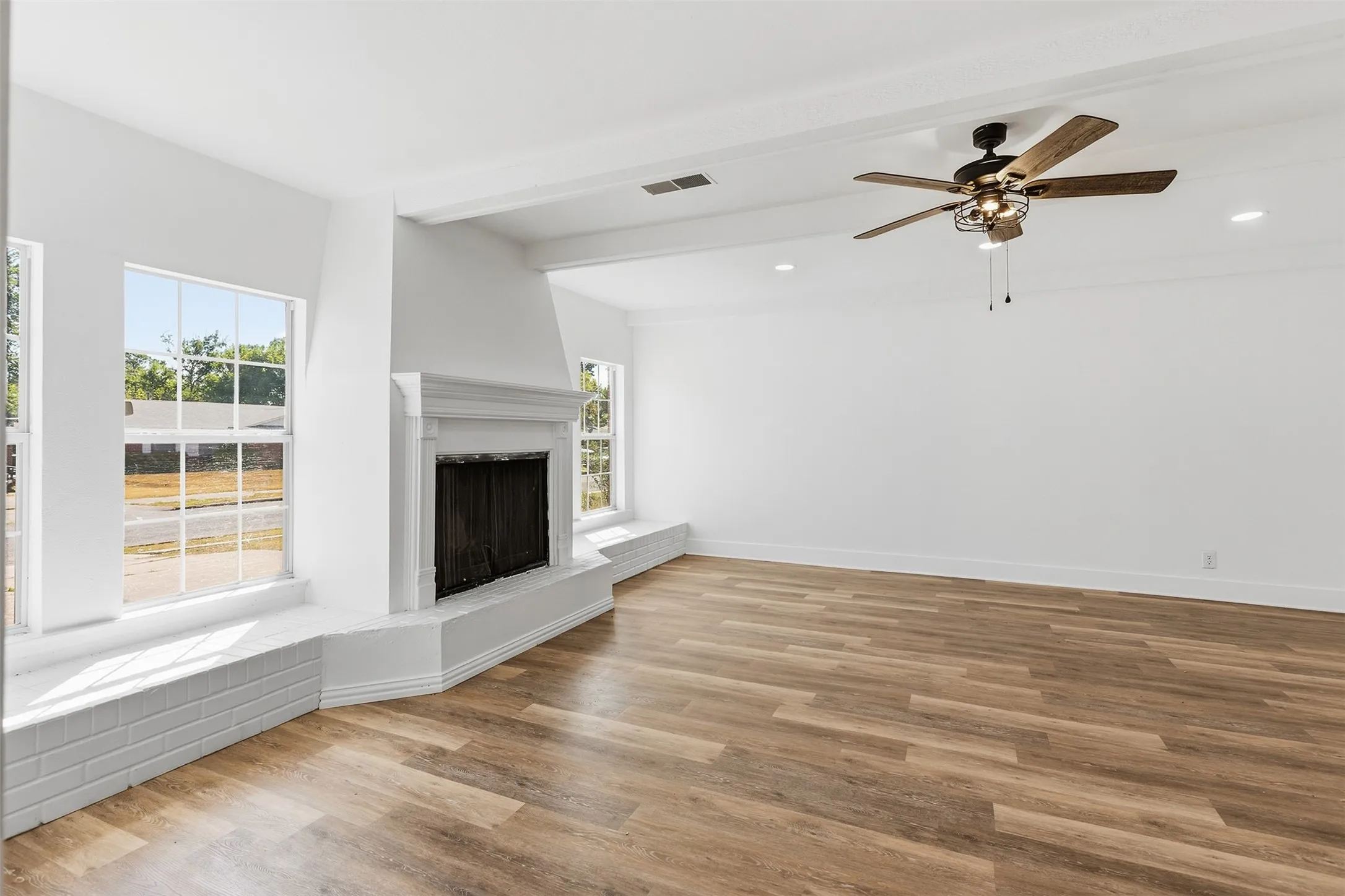 Single Family Residence For Sale in Grayson County , 1805 W Belden, Sherman, Texas 75092, 3 Bedroom, 2 Bathroom, Garage spaces, 1,654 Sqft, built in 1960, mls#21390564, Real Estate Agent in Sherman, Homes For Sale in Grayson county, Homes For Sale in Sherman, Realtor in Sherman Texas, Real Estate Brokerage Independent Realty Texas, Luminita Cordes Realtor