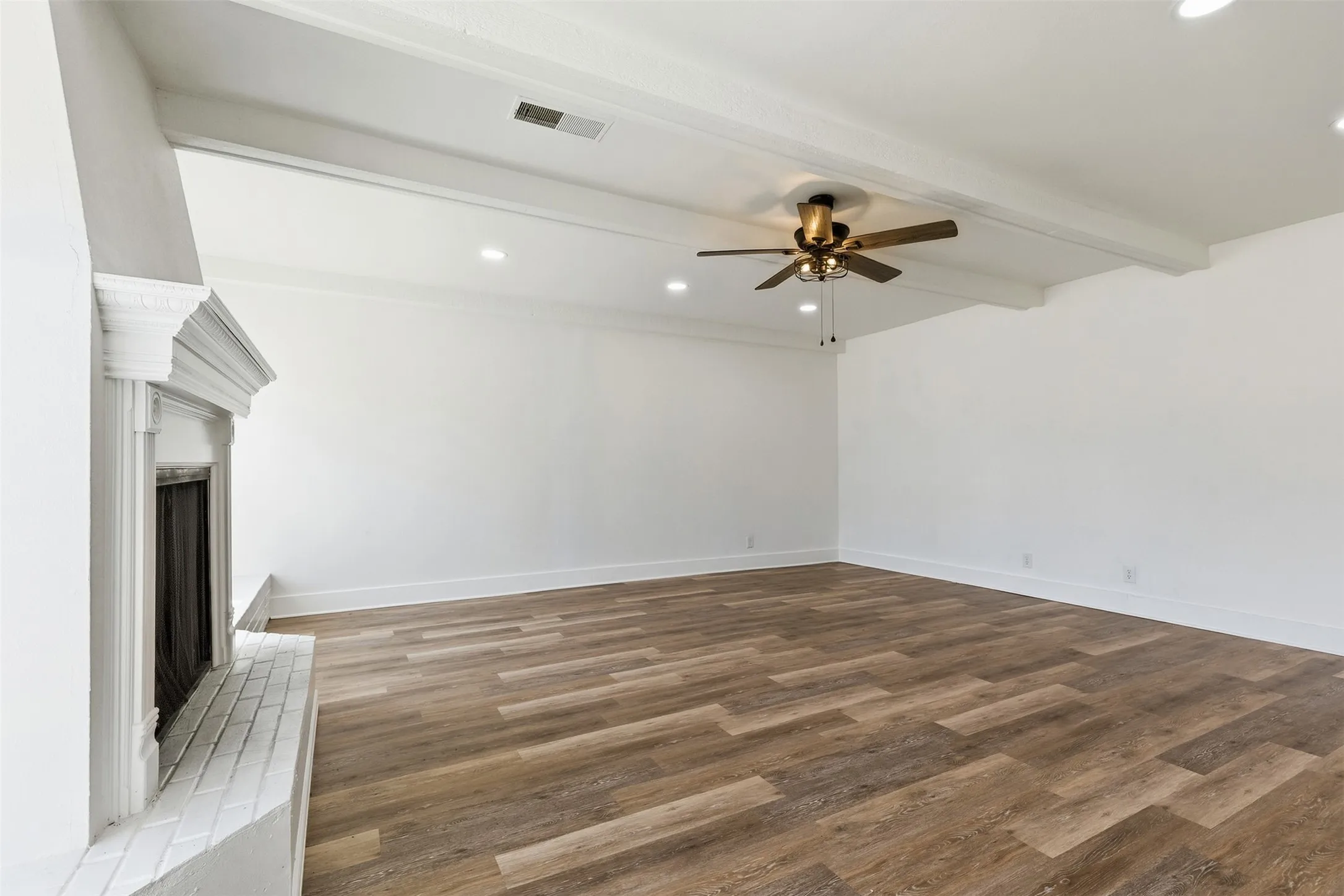 Single Family Residence For Sale in Grayson County , 1805 W Belden, Sherman, Texas 75092, 3 Bedroom, 2 Bathroom, Garage spaces, 1,654 Sqft, built in 1960, mls#21390564, Real Estate Agent in Sherman, Homes For Sale in Grayson county, Homes For Sale in Sherman, Realtor in Sherman Texas, Real Estate Brokerage Independent Realty Texas, Luminita Cordes Realtor