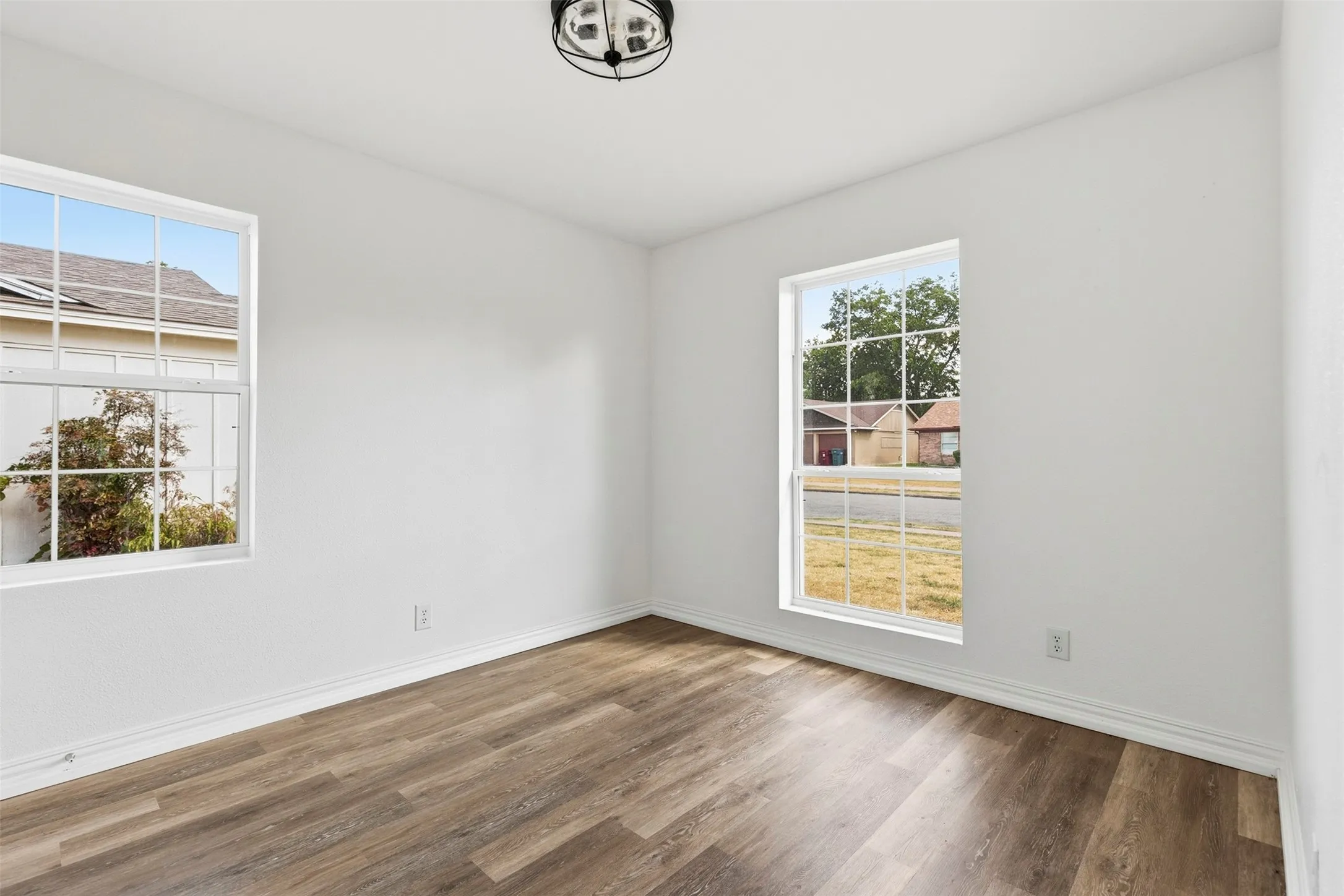 Single Family Residence For Sale in Grayson County , 1805 W Belden, Sherman, Texas 75092, 3 Bedroom, 2 Bathroom, Garage spaces, 1,654 Sqft, built in 1960, mls#21390564, Real Estate Agent in Sherman, Homes For Sale in Grayson county, Homes For Sale in Sherman, Realtor in Sherman Texas, Real Estate Brokerage Independent Realty Texas, Luminita Cordes Realtor