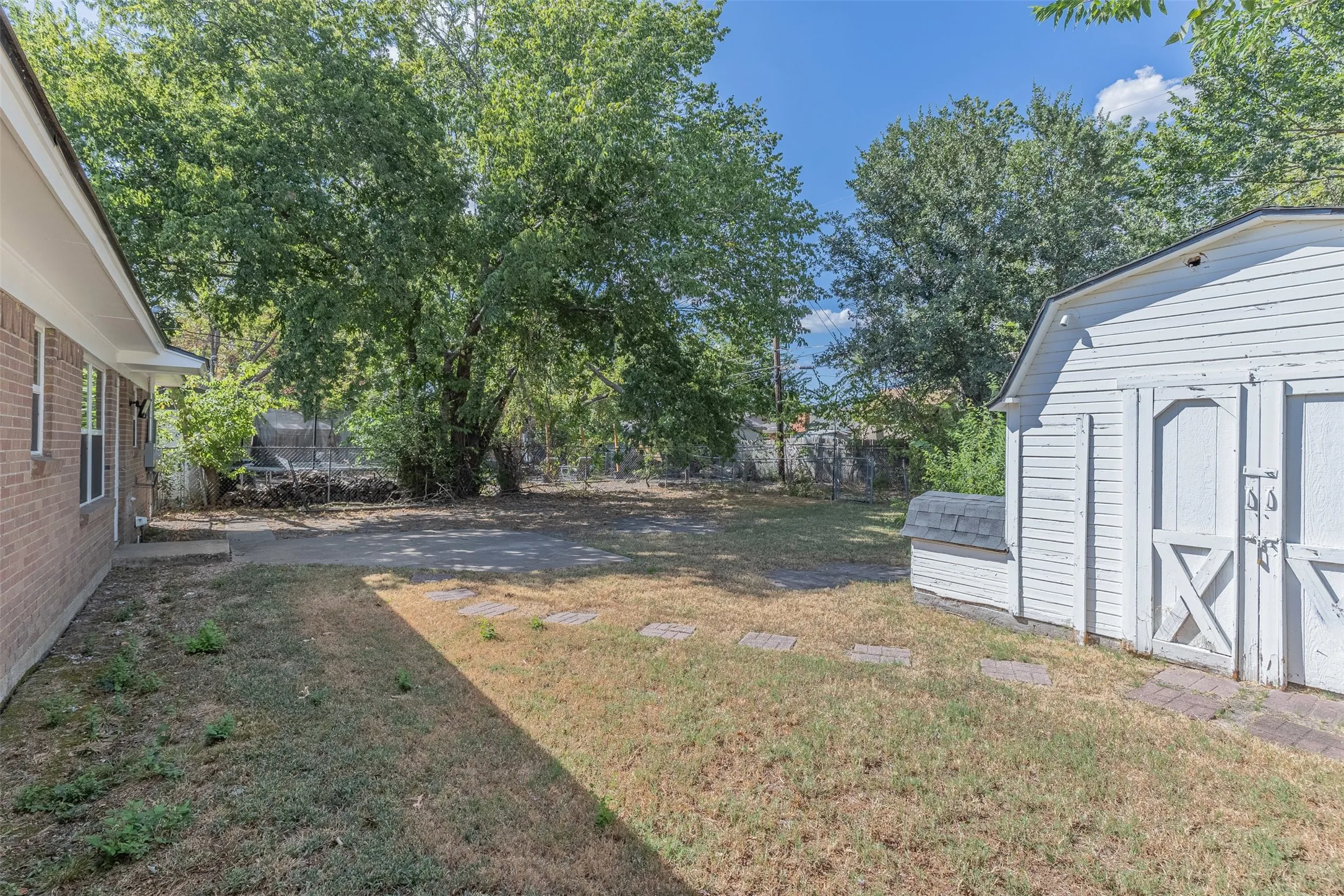 Single Family Residence For Sale in Grayson County , 1805 W Belden, Sherman, Texas 75092, 3 Bedroom, 2 Bathroom, Garage spaces, 1,654 Sqft, built in 1960, mls#21390564, Real Estate Agent in Sherman, Homes For Sale in Grayson county, Homes For Sale in Sherman, Realtor in Sherman Texas, Real Estate Brokerage Independent Realty Texas, Luminita Cordes Realtor