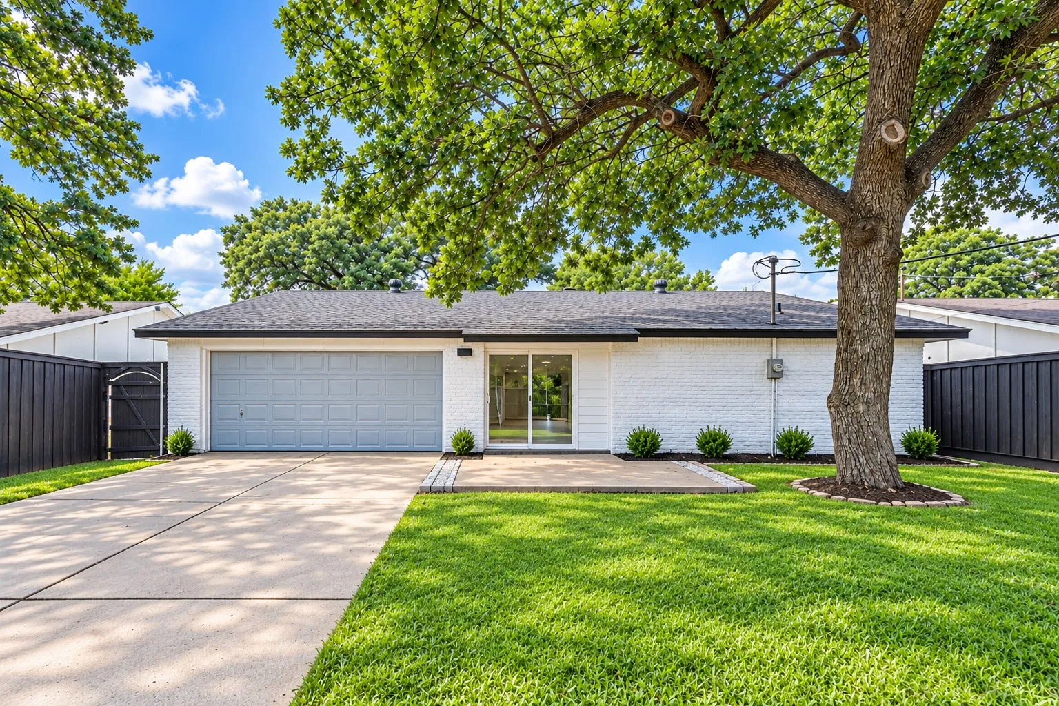 Single Family Residence For Sale in Denton County , 1214 Winterwood Drive, Lewisville, Texas 75067, 3 Bedroom, 2 Bathroom, 2 Garage spaces, 1,576 Sqft, built in 1970, mls#21392578, Real Estate Agent in Lewisville, Homes For Sale in Denton county, Homes For Sale in Lewisville, Realtor in Lewisville Texas, Real Estate Brokerage Independent Realty Texas, Luminita Cordes Realtor