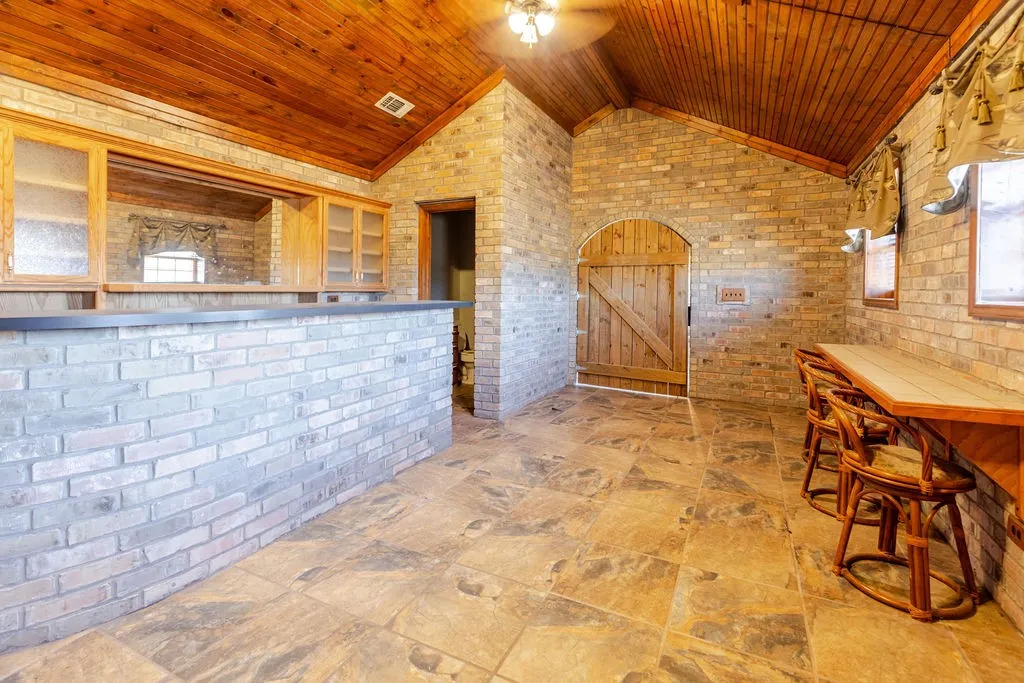 Single Family Residence For Sale in Fannin County , 1209 Maple Street, Honey Grove, Texas 75446, 3 Bedroom, 3 Bathroom, 2 Garage spaces, 2,258 Sqft, built in 2003, mls#21393440, Real Estate Agent in Honey Grove, Homes For Sale in Fannin county, Homes For Sale in Honey Grove, Realtor in Honey Grove Texas, Real Estate Brokerage Independent Realty Texas, Luminita Cordes Realtor