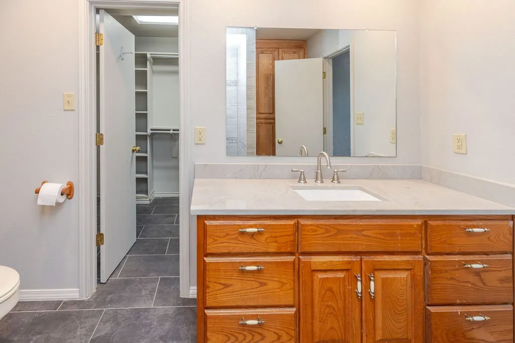 Single Family Residence For Sale in Fannin County , 1209 Maple Street, Honey Grove, Texas 75446, 3 Bedroom, 3 Bathroom, 2 Garage spaces, 2,258 Sqft, built in 2003, mls#21393440, Real Estate Agent in Honey Grove, Homes For Sale in Fannin county, Homes For Sale in Honey Grove, Realtor in Honey Grove Texas, Real Estate Brokerage Independent Realty Texas, Luminita Cordes Realtor