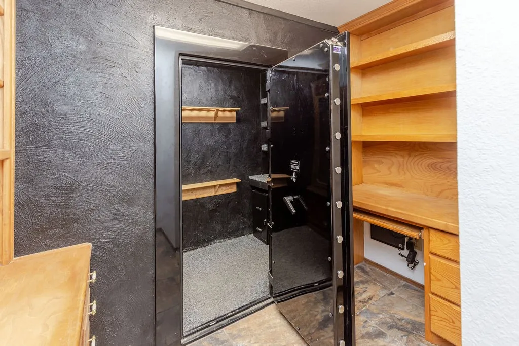 Single Family Residence For Sale in Fannin County , 1209 Maple Street, Honey Grove, Texas 75446, 3 Bedroom, 3 Bathroom, 2 Garage spaces, 2,258 Sqft, built in 2003, mls#21393440, Real Estate Agent in Honey Grove, Homes For Sale in Fannin county, Homes For Sale in Honey Grove, Realtor in Honey Grove Texas, Real Estate Brokerage Independent Realty Texas, Luminita Cordes Realtor