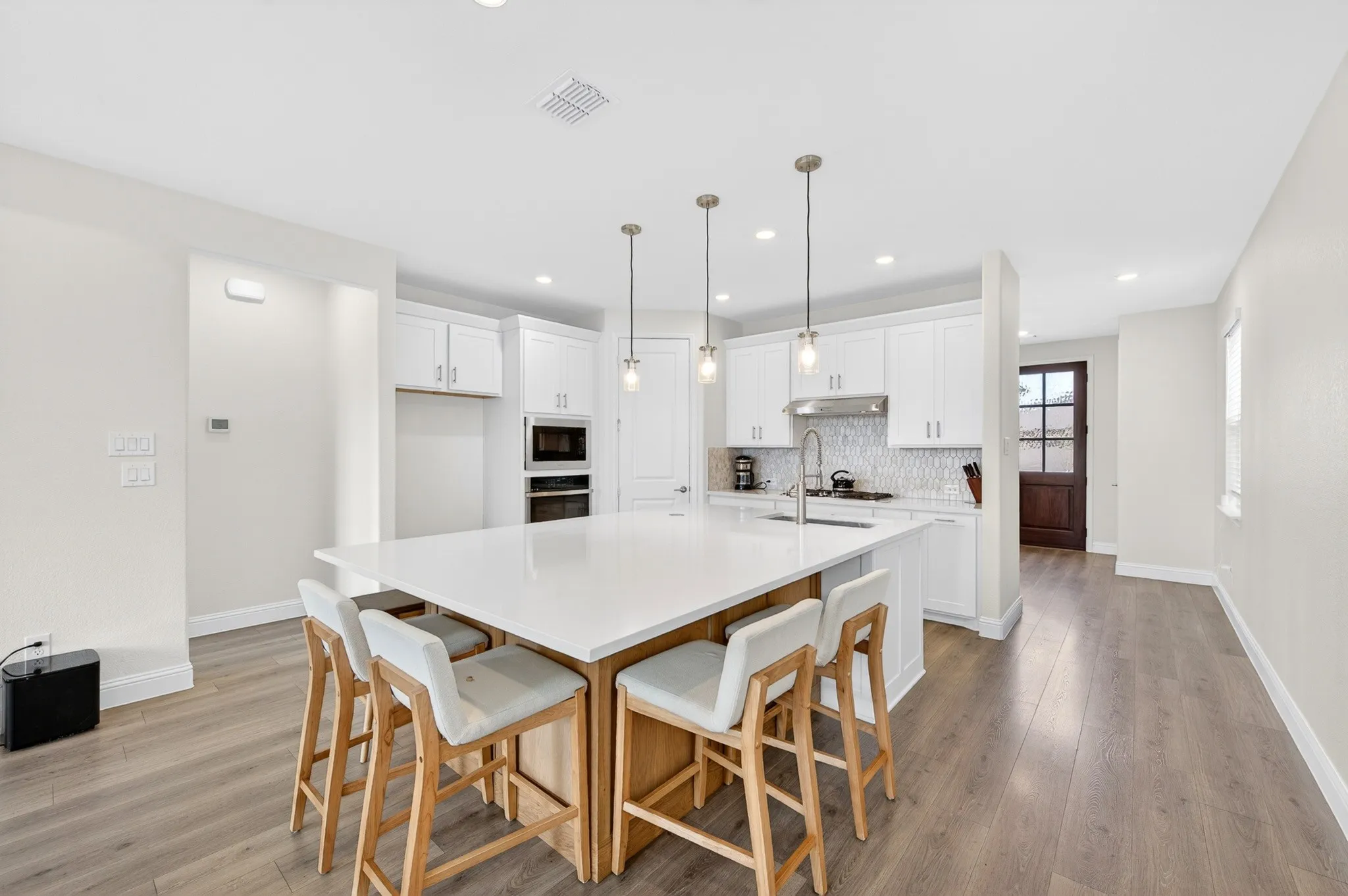 Single Family Residence For Rent in Denton County , 407 Cherry Laurel Drive, Little Elm, Texas 75068, 4 Bedroom, 3 Bathroom, 2 Garage spaces, 1,818 Sqft, built in 2024, mls#21397977, Real Estate Agent in Little Elm, Homes For Rent in Denton county, Homes For Rent in Little Elm, Realtor in Little Elm Texas, Real Estate Brokerage Independent Realty Texas, Luminita Cordes Realtor