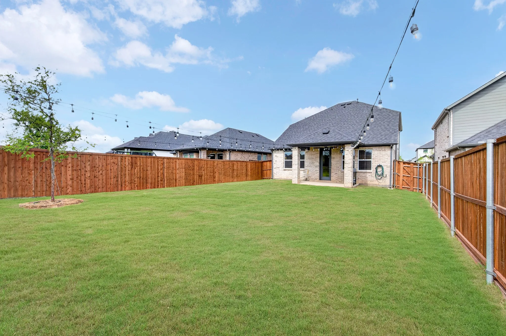 Single Family Residence For Rent in Denton County , 407 Cherry Laurel Drive, Little Elm, Texas 75068, 4 Bedroom, 3 Bathroom, 2 Garage spaces, 1,818 Sqft, built in 2024, mls#21397977, Real Estate Agent in Little Elm, Homes For Rent in Denton county, Homes For Rent in Little Elm, Realtor in Little Elm Texas, Real Estate Brokerage Independent Realty Texas, Luminita Cordes Realtor