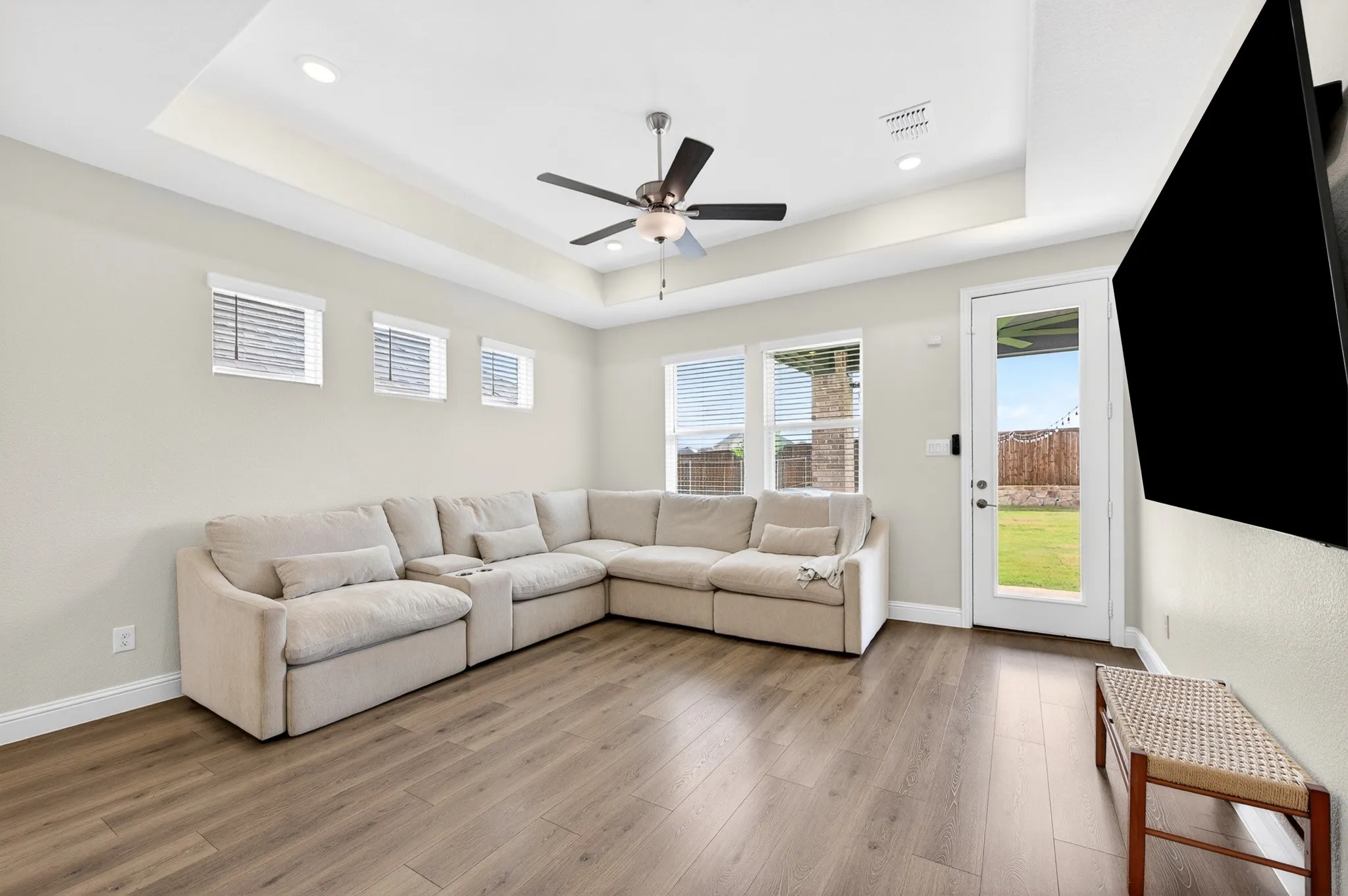 Single Family Residence For Rent in Denton County , 407 Cherry Laurel Drive, Little Elm, Texas 75068, 4 Bedroom, 3 Bathroom, 2 Garage spaces, 1,818 Sqft, built in 2024, mls#21397977, Real Estate Agent in Little Elm, Homes For Rent in Denton county, Homes For Rent in Little Elm, Realtor in Little Elm Texas, Real Estate Brokerage Independent Realty Texas, Luminita Cordes Realtor
