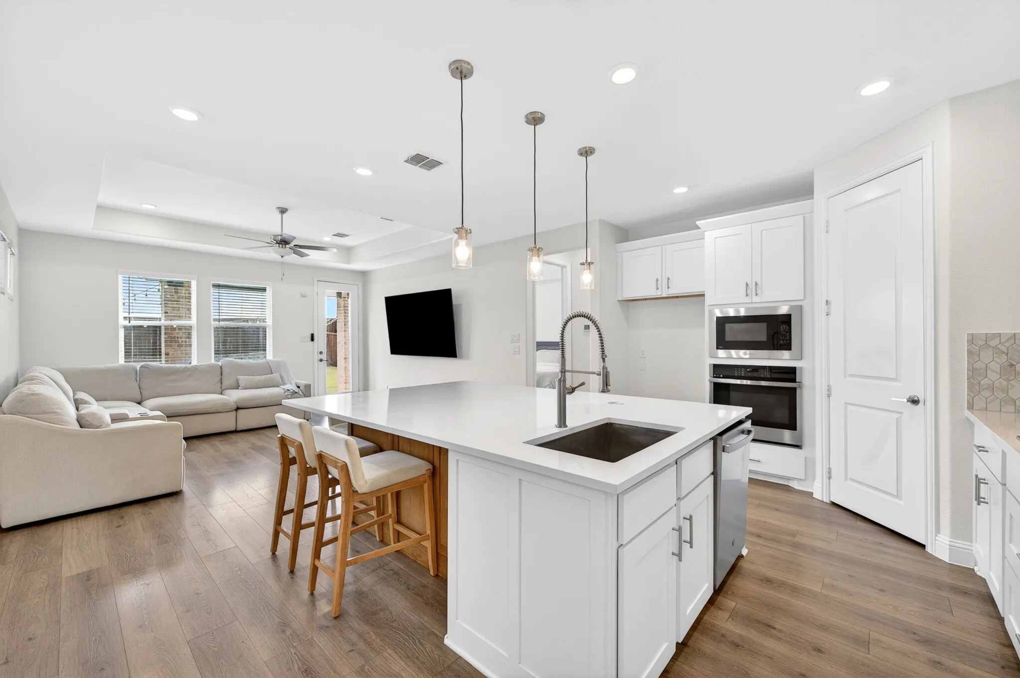 Single Family Residence For Rent in Denton County , 407 Cherry Laurel Drive, Little Elm, Texas 75068, 4 Bedroom, 3 Bathroom, 2 Garage spaces, 1,818 Sqft, built in 2024, mls#21397977, Real Estate Agent in Little Elm, Homes For Rent in Denton county, Homes For Rent in Little Elm, Realtor in Little Elm Texas, Real Estate Brokerage Independent Realty Texas, Luminita Cordes Realtor