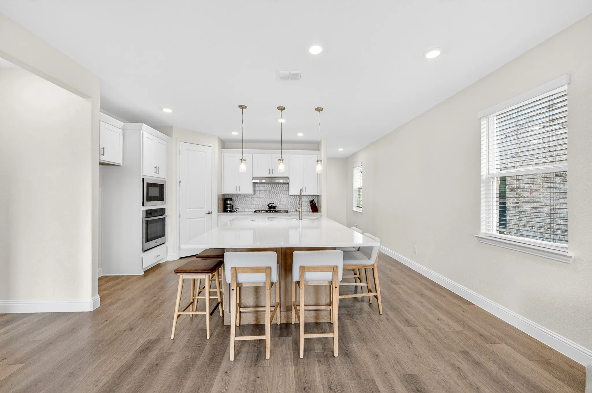 Single Family Residence For Rent in Denton County , 407 Cherry Laurel Drive, Little Elm, Texas 75068, 4 Bedroom, 3 Bathroom, 2 Garage spaces, 1,818 Sqft, built in 2024, mls#21397977, Real Estate Agent in Little Elm, Homes For Rent in Denton county, Homes For Rent in Little Elm, Realtor in Little Elm Texas, Real Estate Brokerage Independent Realty Texas, Luminita Cordes Realtor