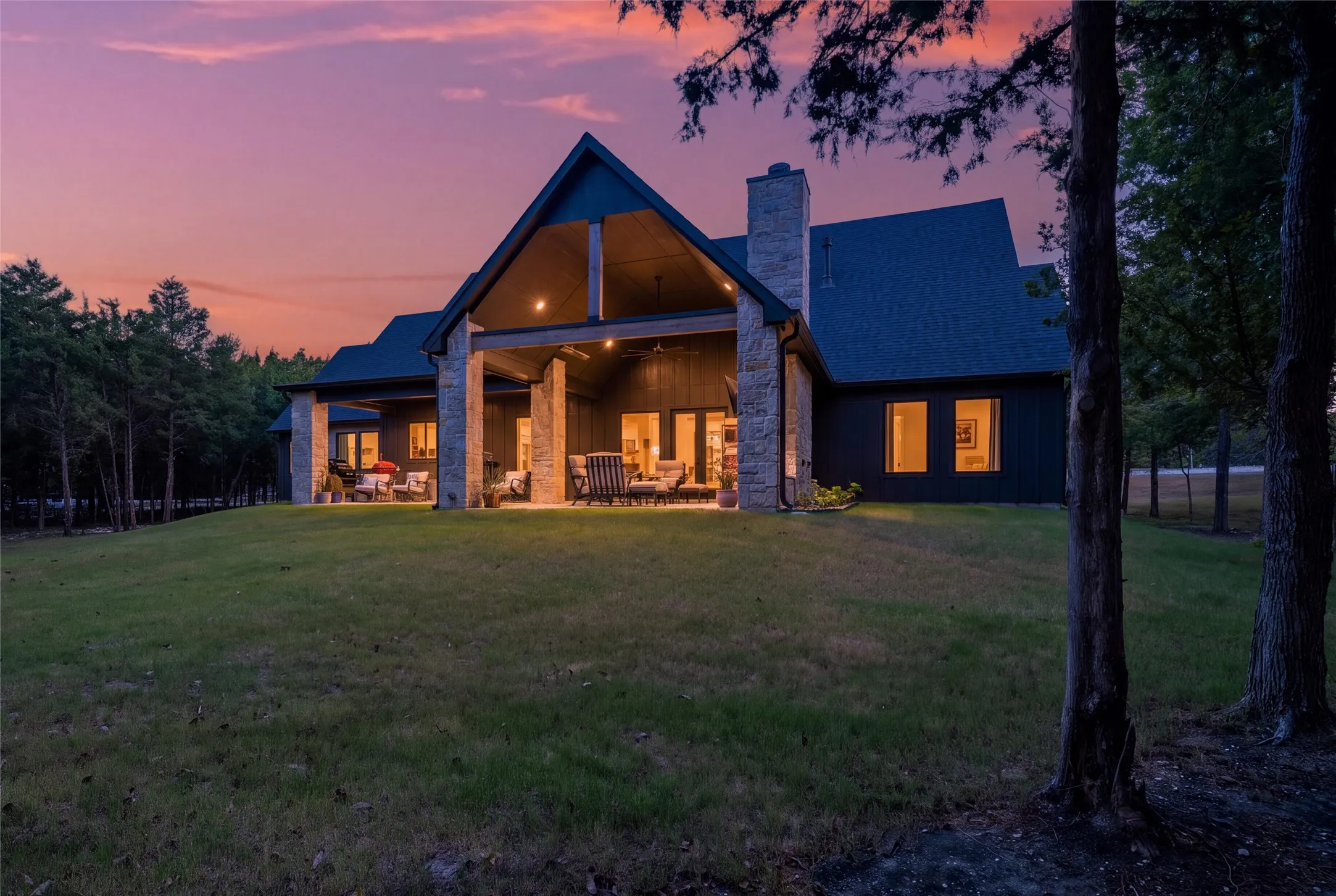 Single Family Residence For Sale in Grayson County , 206 Lila Blue Lane, Van Alstyne, Texas 75495, 4 Bedroom, 5 Bathroom, 3 Garage spaces, 3,956 Sqft, built in 2024, mls#21397773, Real Estate Agent in Van Alstyne, Homes For Sale in Grayson county, Homes For Sale in Van Alstyne, Realtor in Van Alstyne Texas, Real Estate Brokerage Independent Realty Texas, Luminita Cordes Realtor