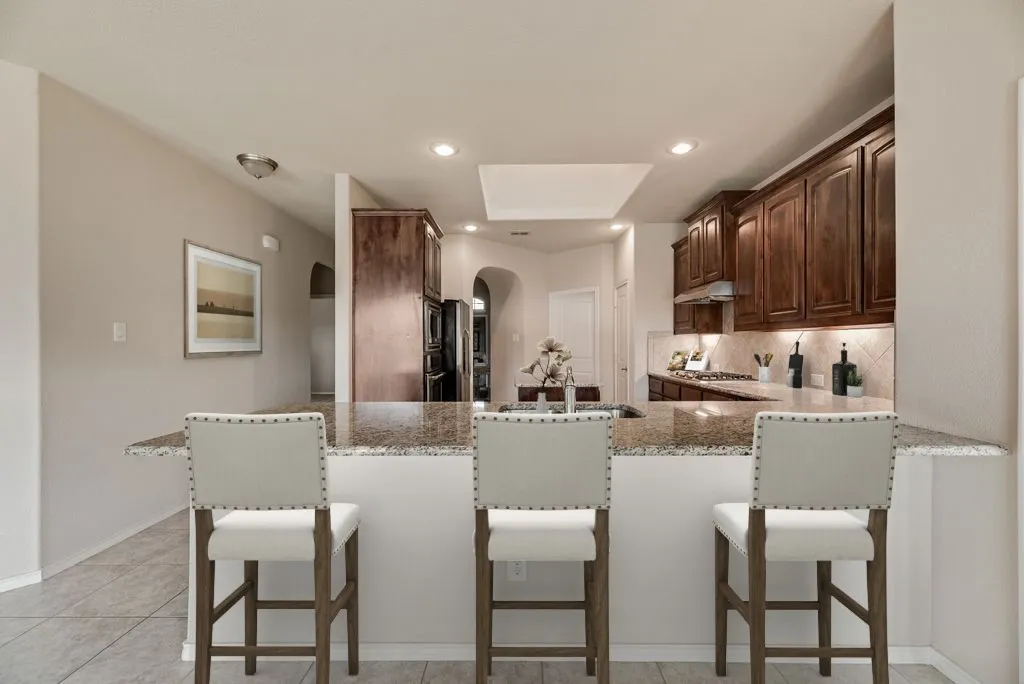 Single Family Residence For Sale in Tarrant County , 18 Auburn Drive, Edgecliff Village, Texas 76134, 3 Bedroom, 2 Bathroom, 2 Garage spaces, 1,838 Sqft, built in 2015, mls#21390833, Real Estate Agent in Edgecliff Village, Homes For Sale in Tarrant county, Homes For Sale in Edgecliff Village, Realtor in Edgecliff Village Texas, Real Estate Brokerage Independent Realty Texas, Luminita Cordes Realtor