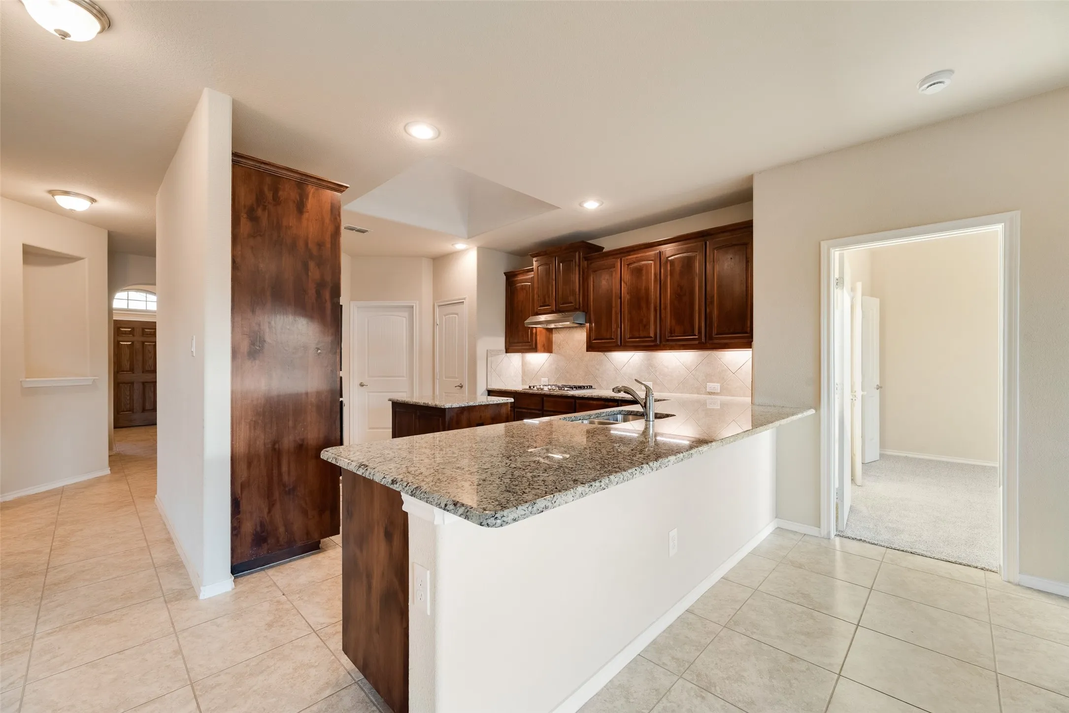 Single Family Residence For Sale in Tarrant County , 18 Auburn Drive, Edgecliff Village, Texas 76134, 3 Bedroom, 2 Bathroom, 2 Garage spaces, 1,838 Sqft, built in 2015, mls#21390833, Real Estate Agent in Edgecliff Village, Homes For Sale in Tarrant county, Homes For Sale in Edgecliff Village, Realtor in Edgecliff Village Texas, Real Estate Brokerage Independent Realty Texas, Luminita Cordes Realtor