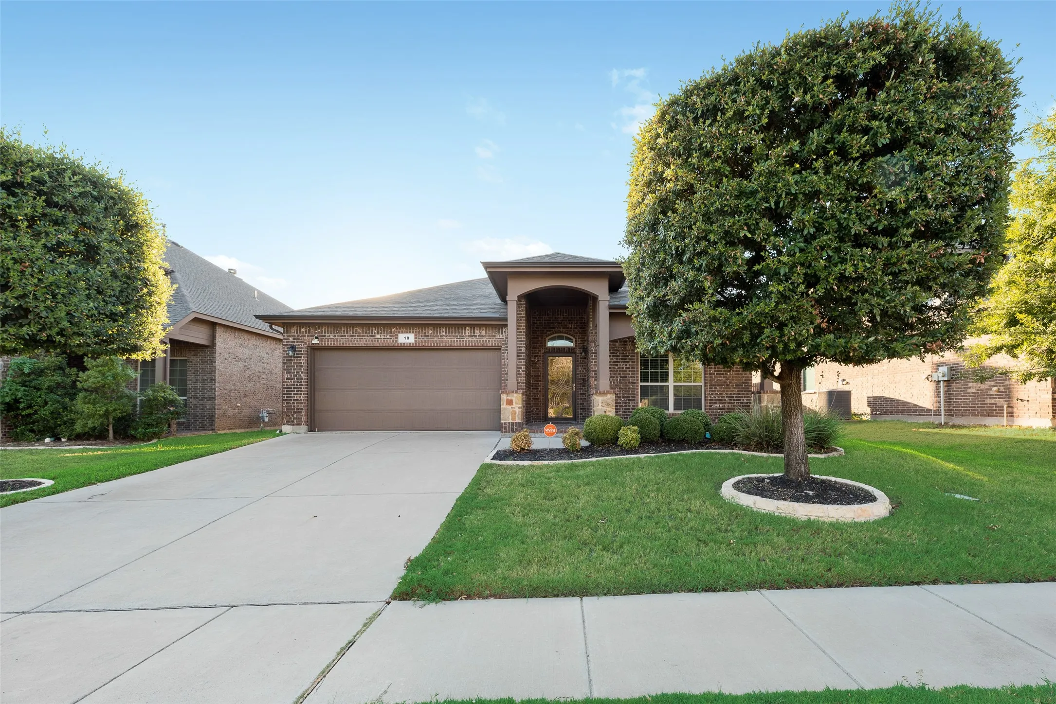 Single Family Residence For Sale in Tarrant County , 18 Auburn Drive, Edgecliff Village, Texas 76134, 3 Bedroom, 2 Bathroom, 2 Garage spaces, 1,838 Sqft, built in 2015, mls#21390833, Real Estate Agent in Edgecliff Village, Homes For Sale in Tarrant county, Homes For Sale in Edgecliff Village, Realtor in Edgecliff Village Texas, Real Estate Brokerage Independent Realty Texas, Luminita Cordes Realtor