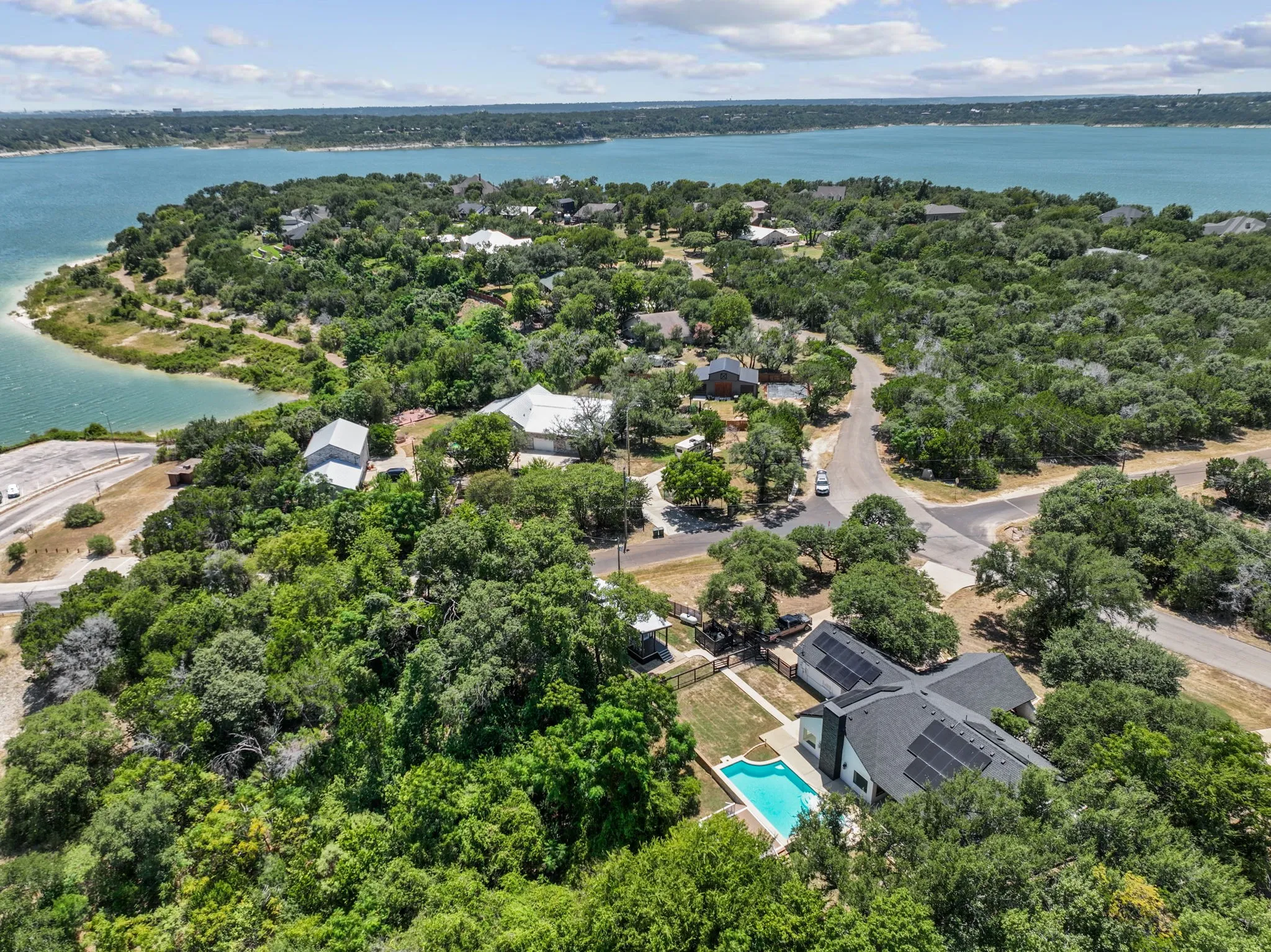 Single Family Residence For Sale in Bell County , 349 Arrowhead Point Road, Belton, Texas 76513, 4 Bedroom, 3 Bathroom, 2 Garage spaces, 2,246 Sqft, built in 1965, mls#21395883, Real Estate Agent in Belton, Homes For Sale in Bell county, Homes For Sale in Belton, Realtor in Belton Texas, Real Estate Brokerage Independent Realty Texas, Luminita Cordes Realtor