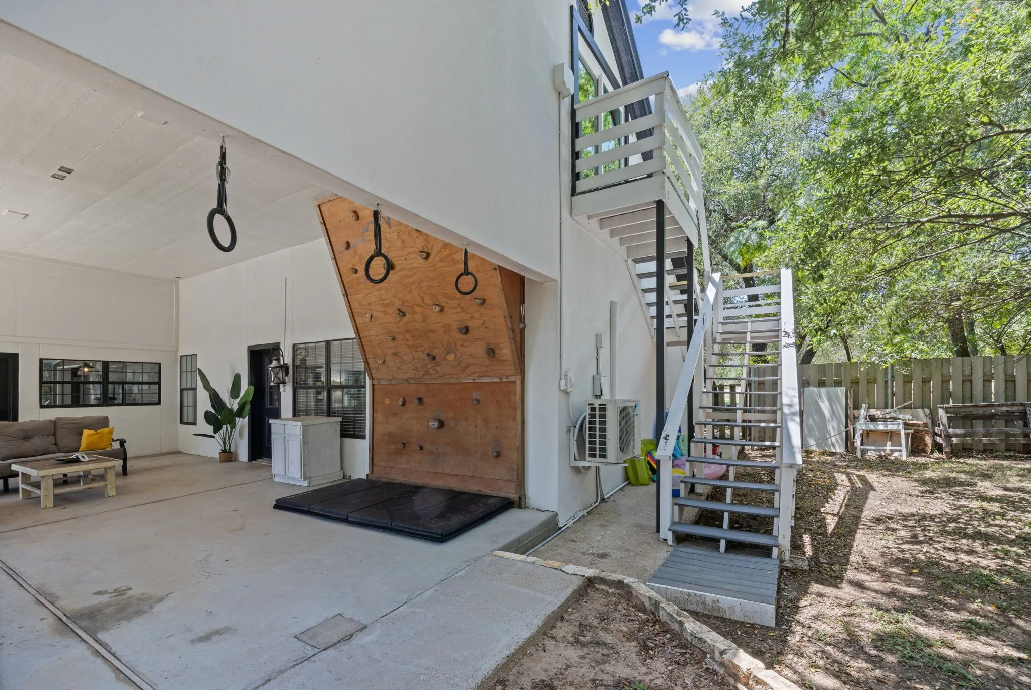 Single Family Residence For Sale in Bell County , 349 Arrowhead Point Road, Belton, Texas 76513, 4 Bedroom, 3 Bathroom, 2 Garage spaces, 2,246 Sqft, built in 1965, mls#21395883, Real Estate Agent in Belton, Homes For Sale in Bell county, Homes For Sale in Belton, Realtor in Belton Texas, Real Estate Brokerage Independent Realty Texas, Luminita Cordes Realtor