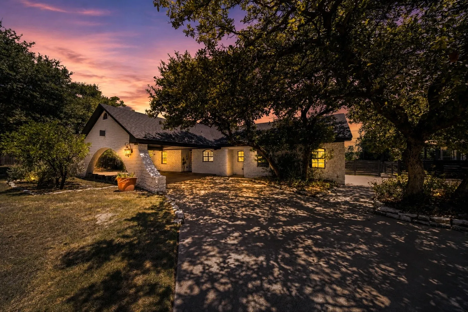 Single Family Residence For Sale in Bell County , 349 Arrowhead Point Road, Belton, Texas 76513, 4 Bedroom, 3 Bathroom, 2 Garage spaces, 2,246 Sqft, built in 1965, mls#21395883, Real Estate Agent in Belton, Homes For Sale in Bell county, Homes For Sale in Belton, Realtor in Belton Texas, Real Estate Brokerage Independent Realty Texas, Luminita Cordes Realtor
