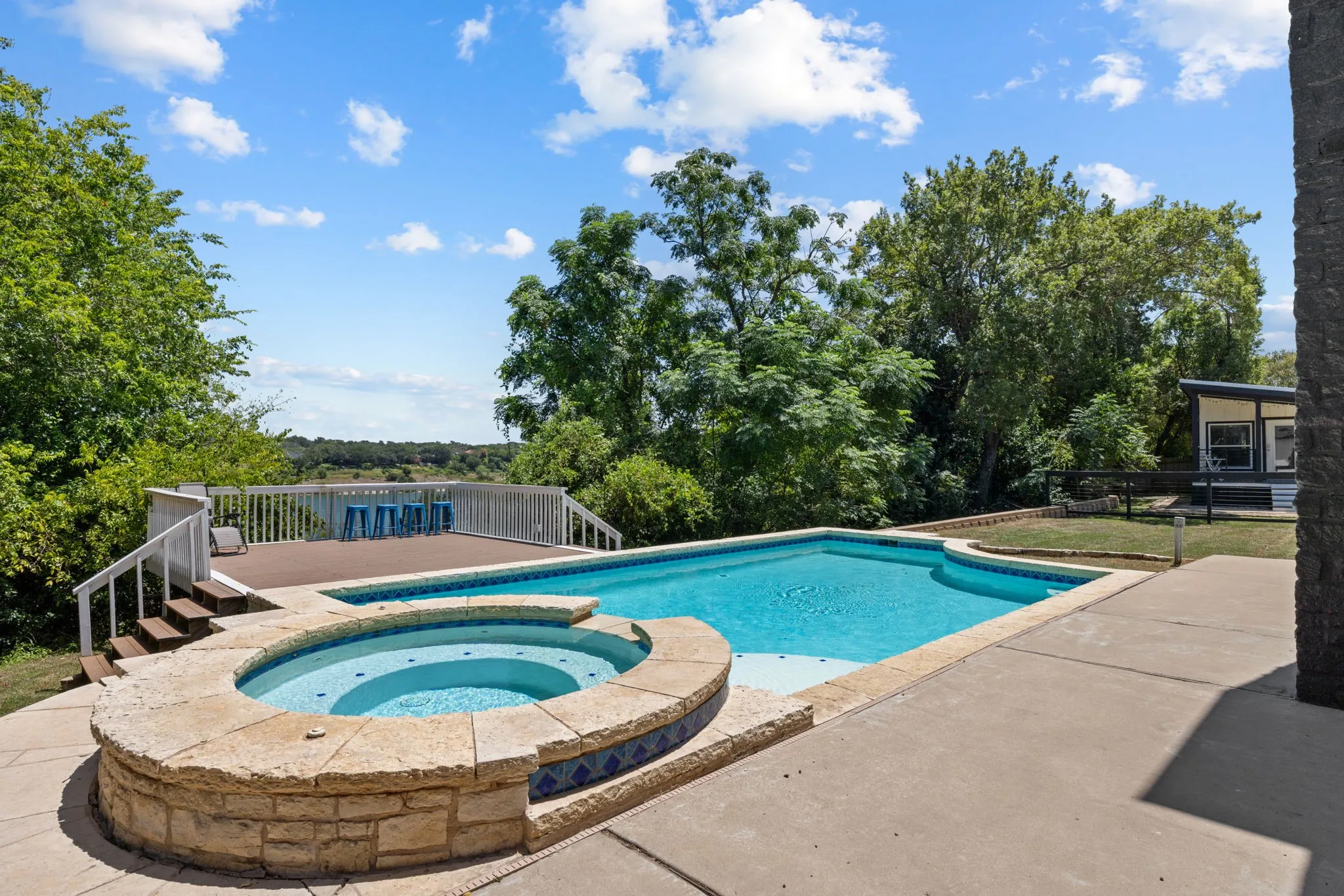Single Family Residence For Sale in Bell County , 349 Arrowhead Point Road, Belton, Texas 76513, 4 Bedroom, 3 Bathroom, 2 Garage spaces, 2,246 Sqft, built in 1965, mls#21395883, Real Estate Agent in Belton, Homes For Sale in Bell county, Homes For Sale in Belton, Realtor in Belton Texas, Real Estate Brokerage Independent Realty Texas, Luminita Cordes Realtor