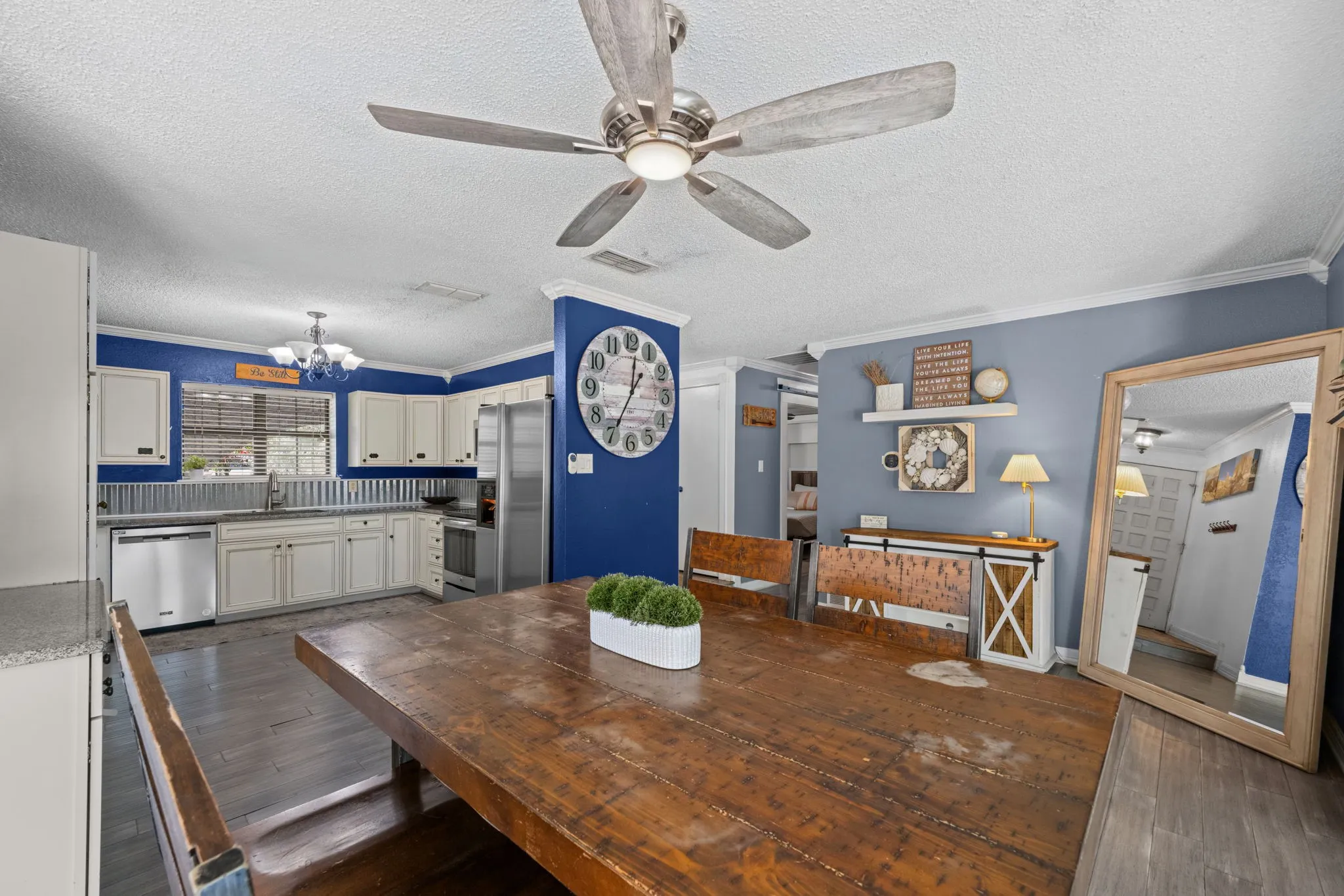 Single Family Residence For Sale in Bell County , 349 Arrowhead Point Road, Belton, Texas 76513, 4 Bedroom, 3 Bathroom, 2 Garage spaces, 2,246 Sqft, built in 1965, mls#21395883, Real Estate Agent in Belton, Homes For Sale in Bell county, Homes For Sale in Belton, Realtor in Belton Texas, Real Estate Brokerage Independent Realty Texas, Luminita Cordes Realtor