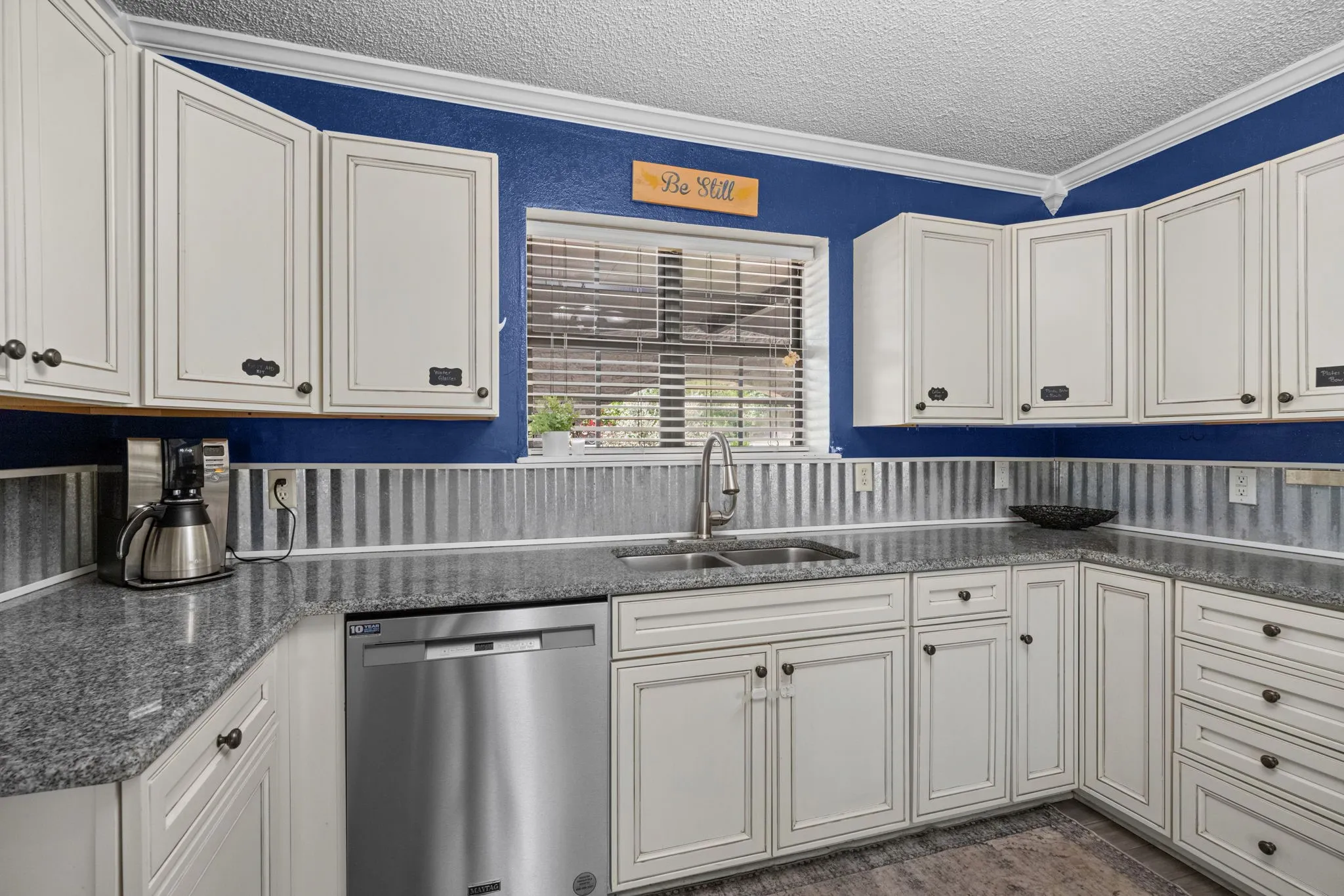 Single Family Residence For Sale in Bell County , 349 Arrowhead Point Road, Belton, Texas 76513, 4 Bedroom, 3 Bathroom, 2 Garage spaces, 2,246 Sqft, built in 1965, mls#21395883, Real Estate Agent in Belton, Homes For Sale in Bell county, Homes For Sale in Belton, Realtor in Belton Texas, Real Estate Brokerage Independent Realty Texas, Luminita Cordes Realtor