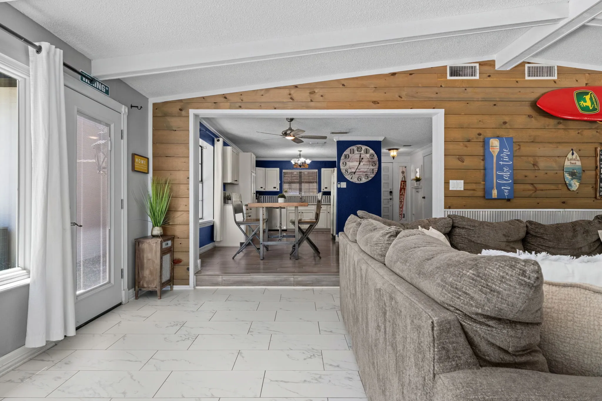 Single Family Residence For Sale in Bell County , 349 Arrowhead Point Road, Belton, Texas 76513, 4 Bedroom, 3 Bathroom, 2 Garage spaces, 2,246 Sqft, built in 1965, mls#21395883, Real Estate Agent in Belton, Homes For Sale in Bell county, Homes For Sale in Belton, Realtor in Belton Texas, Real Estate Brokerage Independent Realty Texas, Luminita Cordes Realtor