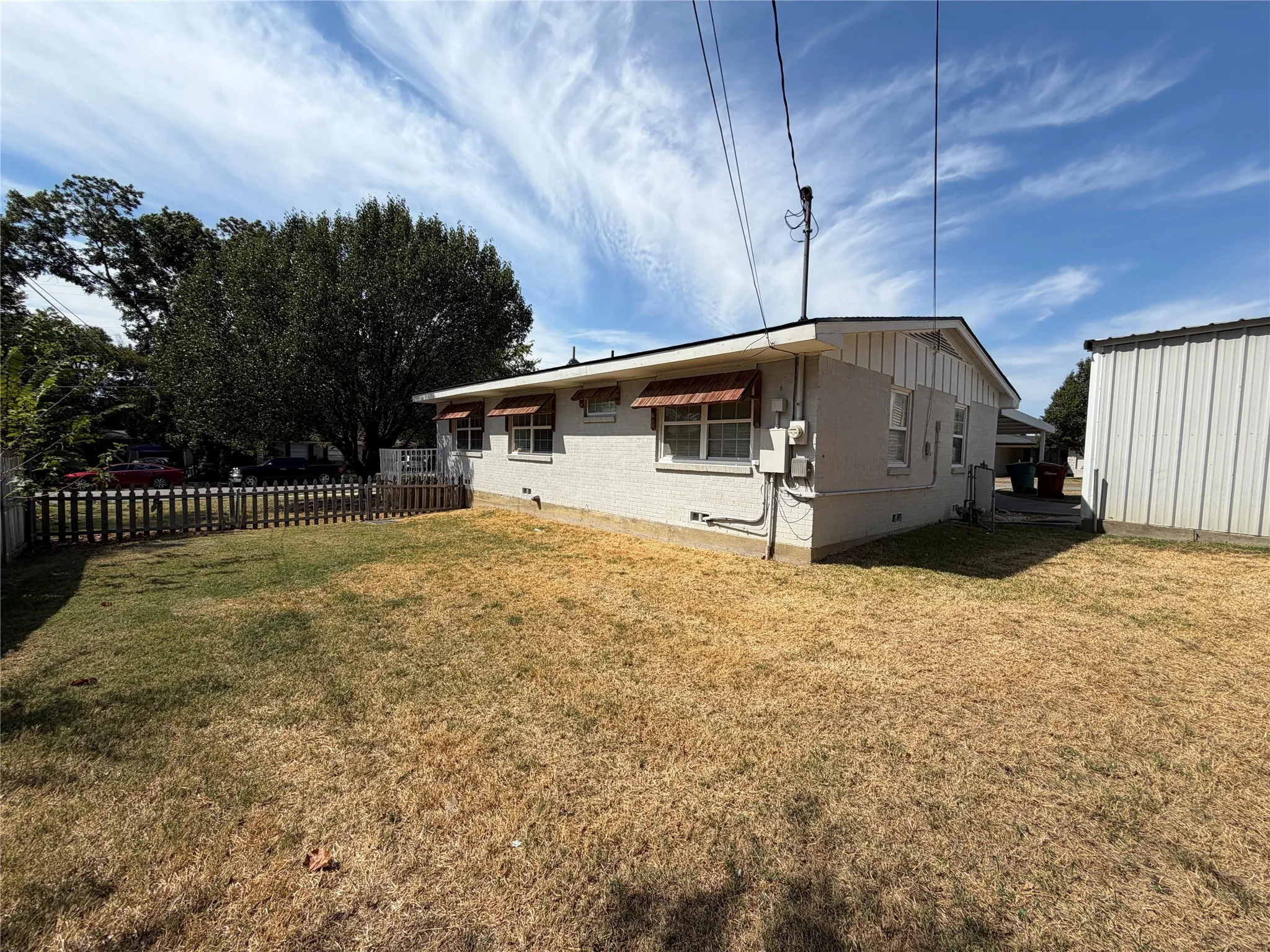 Single Family Residence For Sale in Grayson County , 811 N Grant Drive, Sherman, Texas 75092, 3 Bedroom, 2 Bathroom, 2 Garage spaces, 1,264 Sqft, built in 1956, mls#21398867, Real Estate Agent in Sherman, Homes For Sale in Grayson county, Homes For Sale in Sherman, Realtor in Sherman Texas, Real Estate Brokerage Independent Realty Texas, Luminita Cordes Realtor
