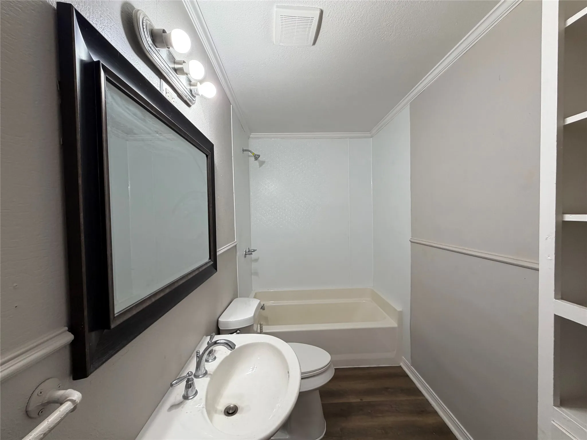 Single Family Residence For Sale in Grayson County , 811 N Grant Drive, Sherman, Texas 75092, 3 Bedroom, 2 Bathroom, 2 Garage spaces, 1,264 Sqft, built in 1956, mls#21398867, Real Estate Agent in Sherman, Homes For Sale in Grayson county, Homes For Sale in Sherman, Realtor in Sherman Texas, Real Estate Brokerage Independent Realty Texas, Luminita Cordes Realtor