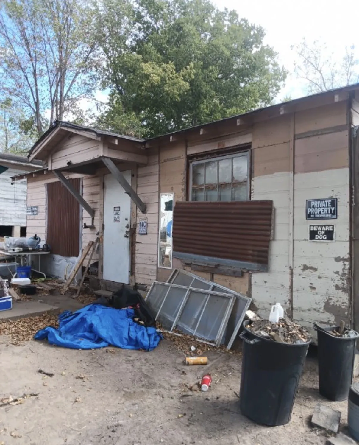 Single Family Residence For Sale in Titus County , 506 N 3rd Street, Talco, Texas 75487, 2 Bedroom, 1 Bathroom, Garage spaces, 784 Sqft, built in 1941, mls#21399014, Real Estate Agent in Talco, Homes For Sale in Titus county, Homes For Sale in Talco, Realtor in Talco Texas, Real Estate Brokerage Independent Realty Texas, Luminita Cordes Realtor
