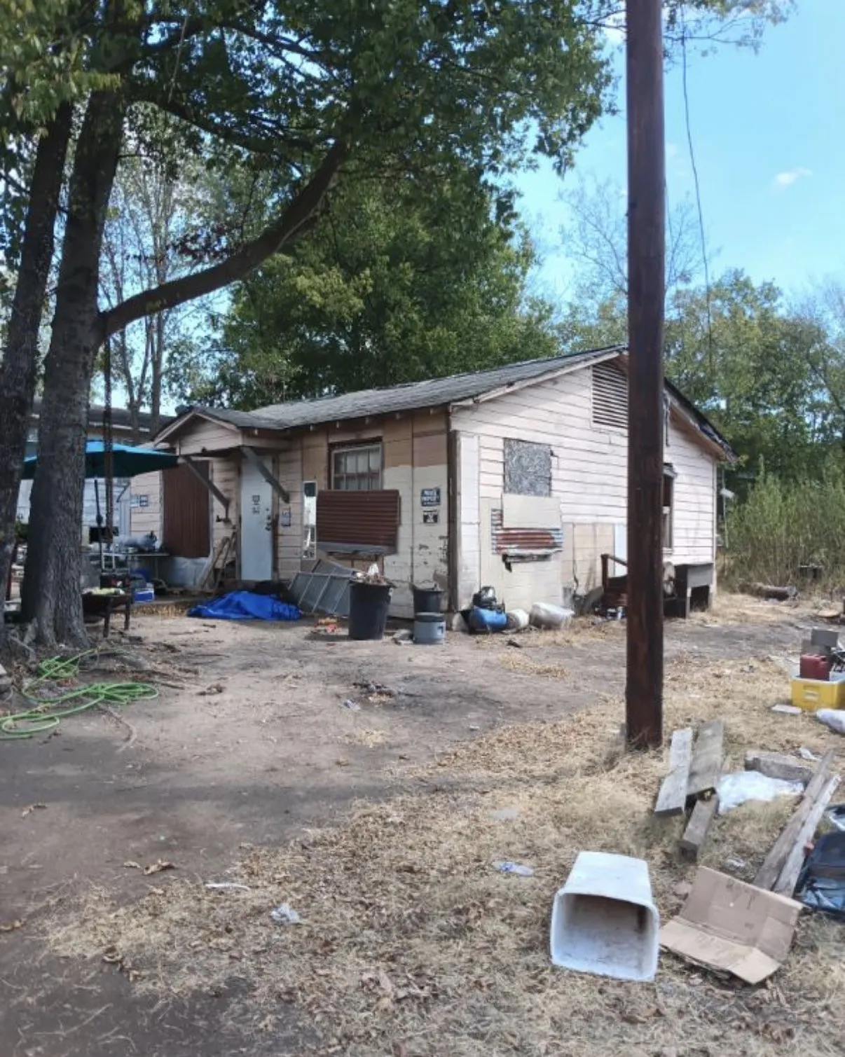 Single Family Residence For Sale in Titus County , 506 N 3rd Street, Talco, Texas 75487, 2 Bedroom, 1 Bathroom, Garage spaces, 784 Sqft, built in 1941, mls#21399014, Real Estate Agent in Talco, Homes For Sale in Titus county, Homes For Sale in Talco, Realtor in Talco Texas, Real Estate Brokerage Independent Realty Texas, Luminita Cordes Realtor