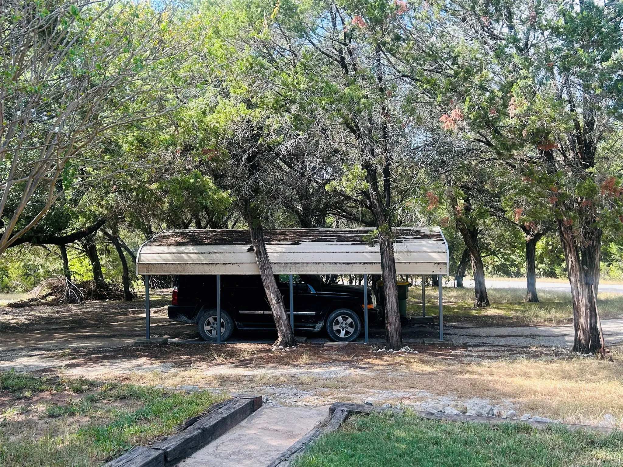 Single Family Residence For Sale in Hill County , 186 Jennifer Loop, Whitney, Texas 76692, 3 Bedroom, 1 Bathroom, Garage spaces, 1,204 Sqft, built in 1998, mls#21398264, Real Estate Agent in Whitney, Homes For Sale in Hill county, Homes For Sale in Whitney, Realtor in Whitney Texas, Real Estate Brokerage Independent Realty Texas, Luminita Cordes Realtor