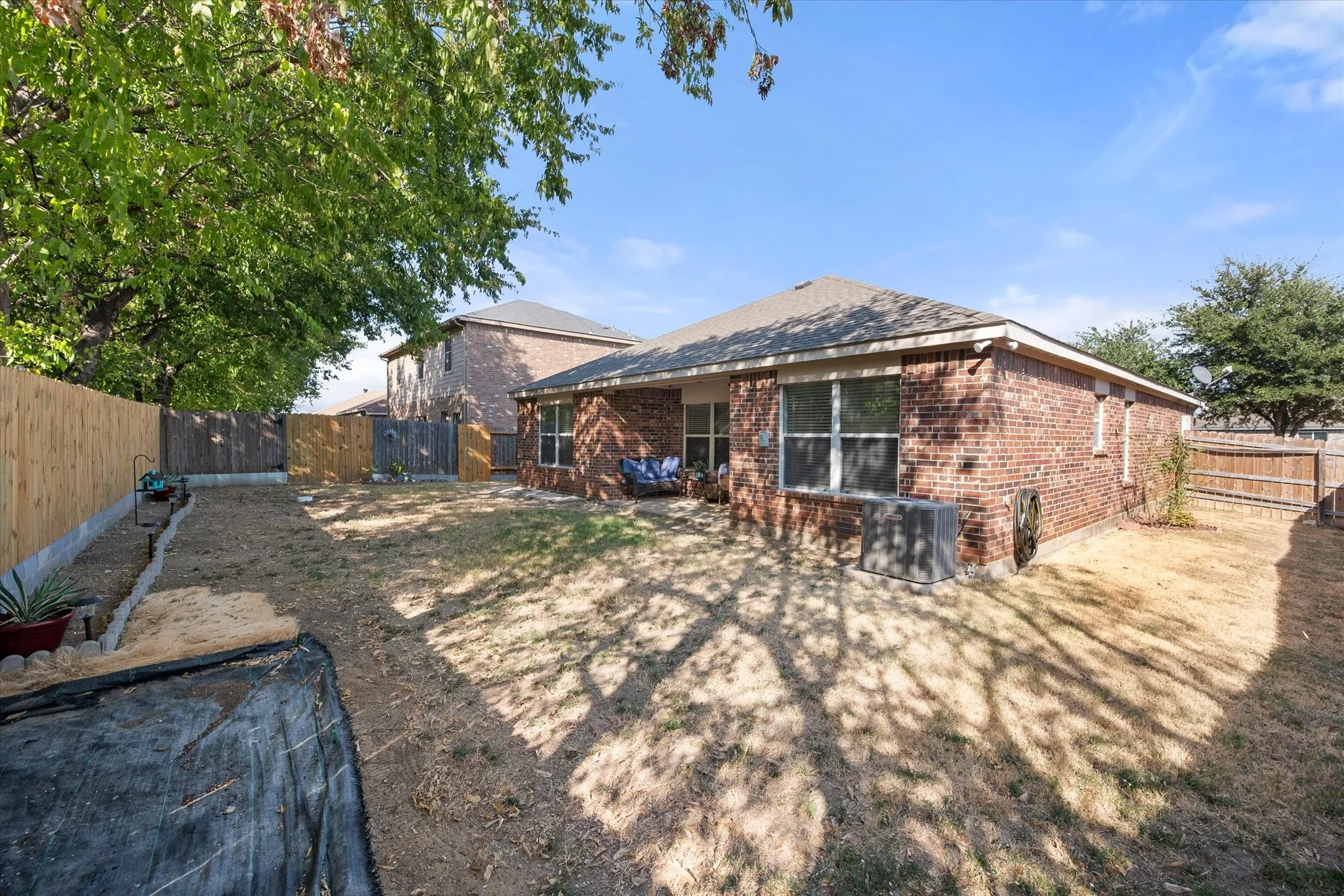 Single Family Residence For Sale in Denton County , 1008 Primrose Drive, Sanger, Texas 76266, 3 Bedroom, 2 Bathroom, 2 Garage spaces, 1,387 Sqft, built in 2012, mls#21398947, Real Estate Agent in Sanger, Homes For Sale in Denton county, Homes For Sale in Sanger, Realtor in Sanger Texas, Real Estate Brokerage Independent Realty Texas, Luminita Cordes Realtor