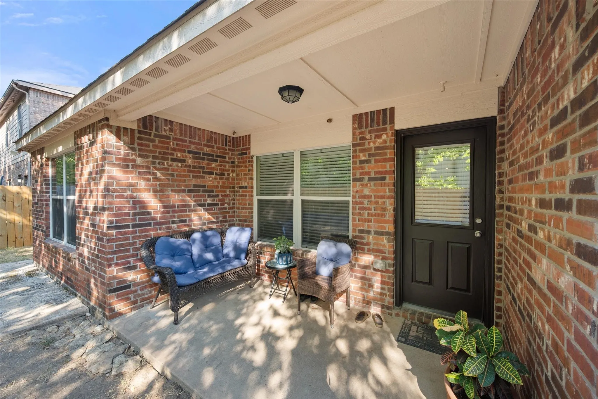 Single Family Residence For Sale in Denton County , 1008 Primrose Drive, Sanger, Texas 76266, 3 Bedroom, 2 Bathroom, 2 Garage spaces, 1,387 Sqft, built in 2012, mls#21398947, Real Estate Agent in Sanger, Homes For Sale in Denton county, Homes For Sale in Sanger, Realtor in Sanger Texas, Real Estate Brokerage Independent Realty Texas, Luminita Cordes Realtor