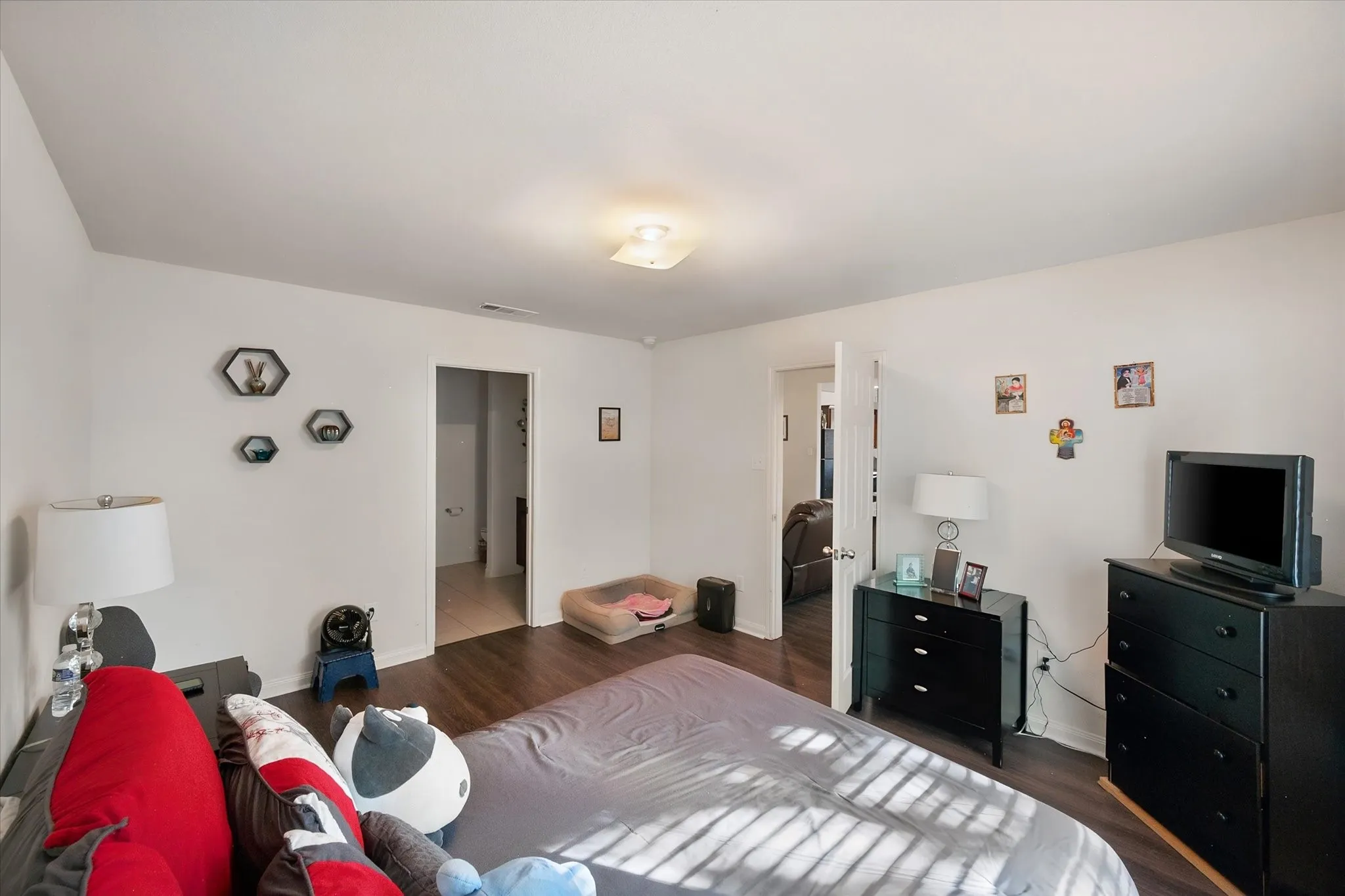 Single Family Residence For Sale in Denton County , 1008 Primrose Drive, Sanger, Texas 76266, 3 Bedroom, 2 Bathroom, 2 Garage spaces, 1,387 Sqft, built in 2012, mls#21398947, Real Estate Agent in Sanger, Homes For Sale in Denton county, Homes For Sale in Sanger, Realtor in Sanger Texas, Real Estate Brokerage Independent Realty Texas, Luminita Cordes Realtor