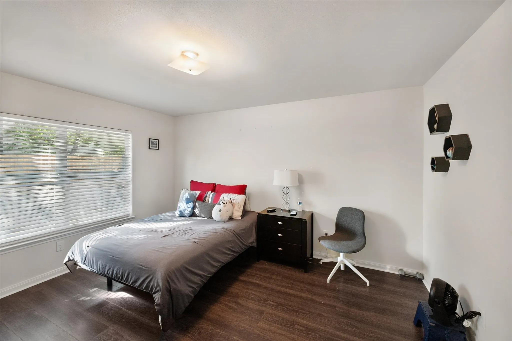 Single Family Residence For Sale in Denton County , 1008 Primrose Drive, Sanger, Texas 76266, 3 Bedroom, 2 Bathroom, 2 Garage spaces, 1,387 Sqft, built in 2012, mls#21398947, Real Estate Agent in Sanger, Homes For Sale in Denton county, Homes For Sale in Sanger, Realtor in Sanger Texas, Real Estate Brokerage Independent Realty Texas, Luminita Cordes Realtor