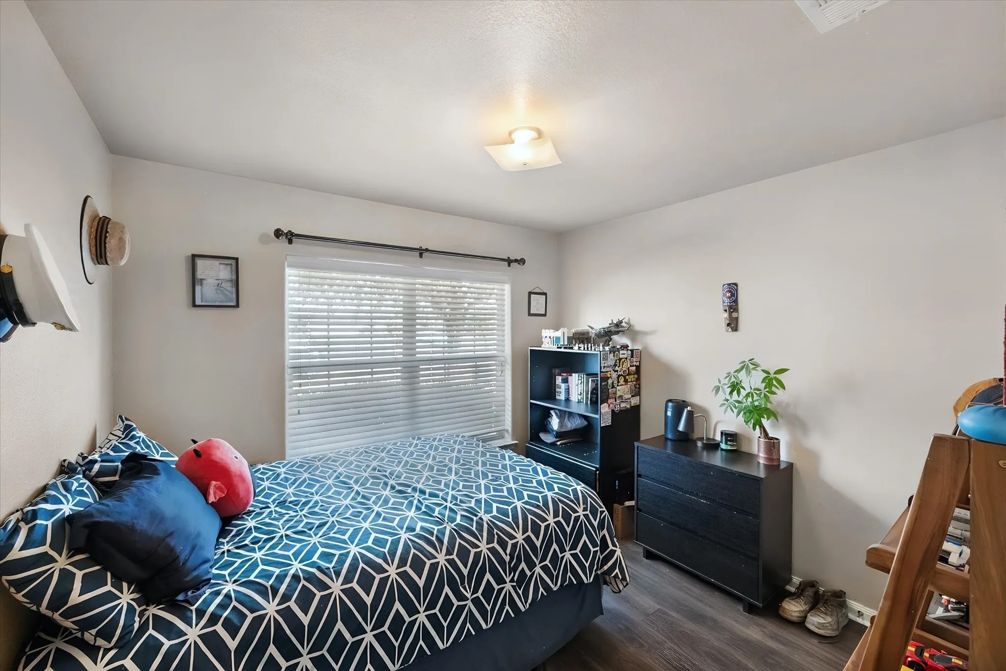 Single Family Residence For Sale in Denton County , 1008 Primrose Drive, Sanger, Texas 76266, 3 Bedroom, 2 Bathroom, 2 Garage spaces, 1,387 Sqft, built in 2012, mls#21398947, Real Estate Agent in Sanger, Homes For Sale in Denton county, Homes For Sale in Sanger, Realtor in Sanger Texas, Real Estate Brokerage Independent Realty Texas, Luminita Cordes Realtor