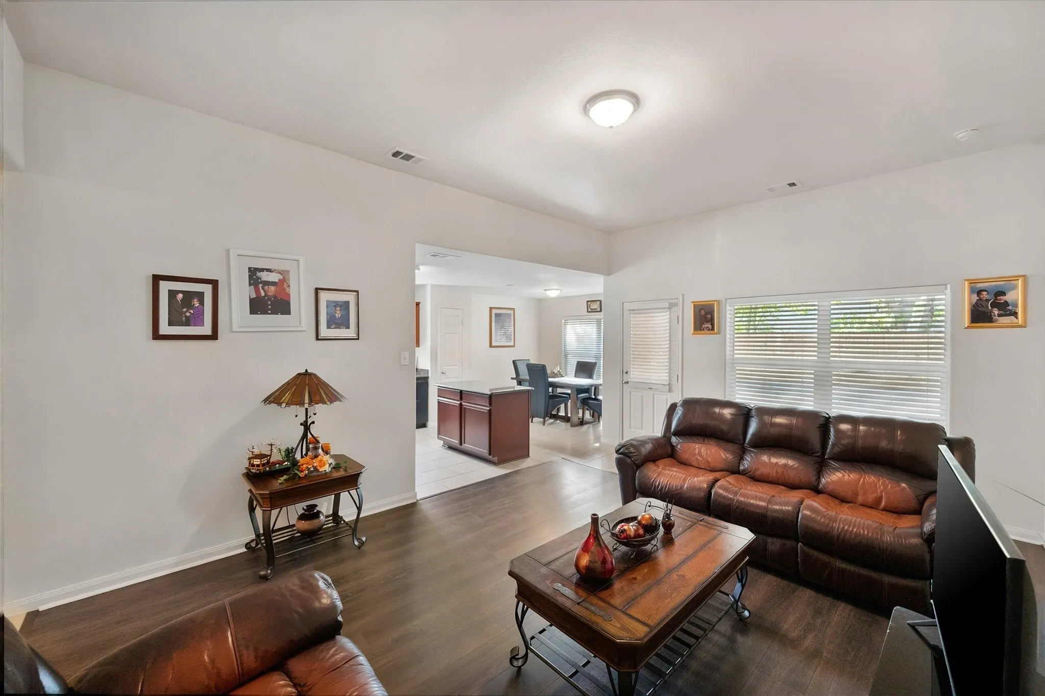 Single Family Residence For Sale in Denton County , 1008 Primrose Drive, Sanger, Texas 76266, 3 Bedroom, 2 Bathroom, 2 Garage spaces, 1,387 Sqft, built in 2012, mls#21398947, Real Estate Agent in Sanger, Homes For Sale in Denton county, Homes For Sale in Sanger, Realtor in Sanger Texas, Real Estate Brokerage Independent Realty Texas, Luminita Cordes Realtor