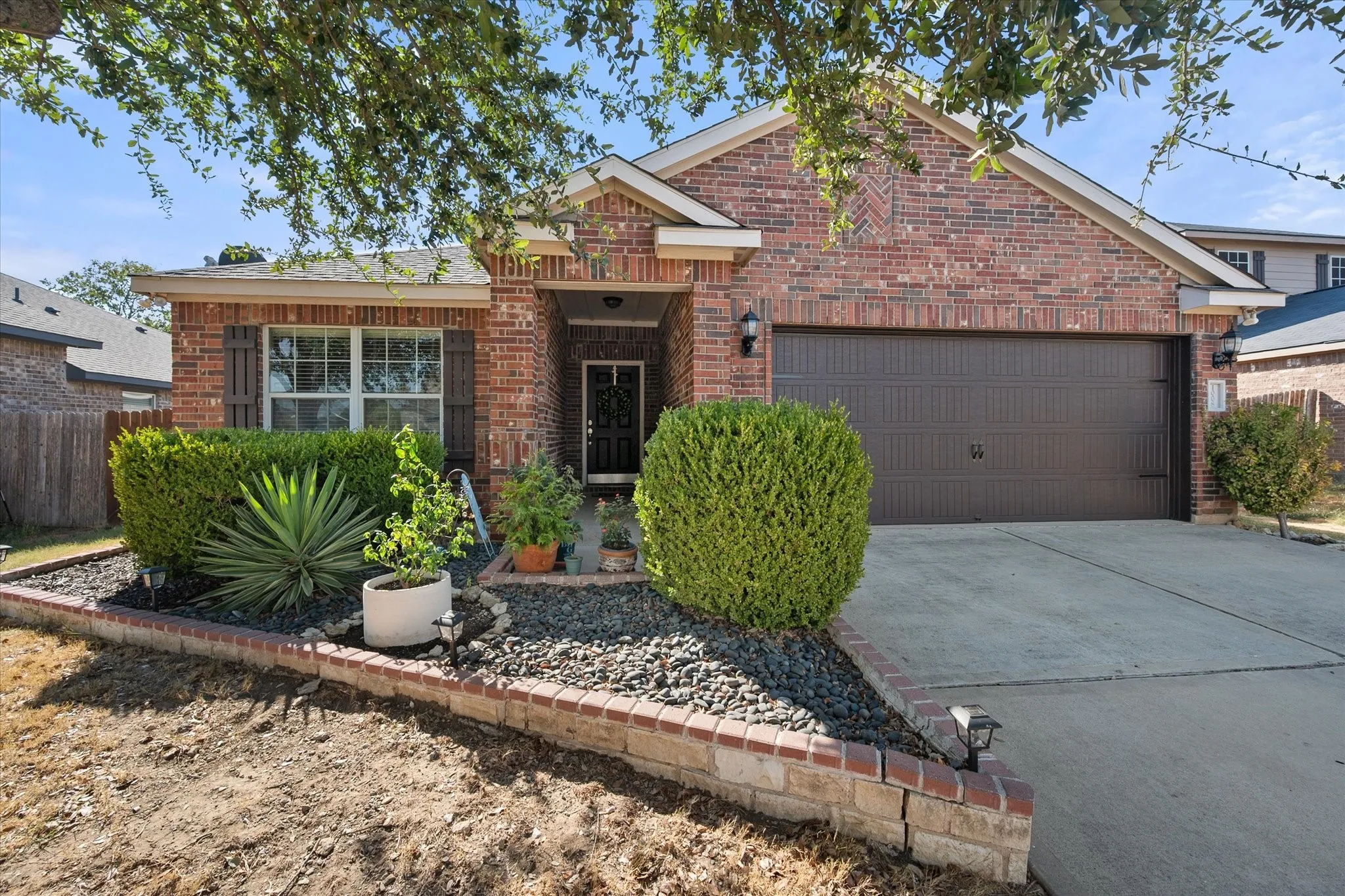 Single Family Residence For Sale in Denton County , 1008 Primrose Drive, Sanger, Texas 76266, 3 Bedroom, 2 Bathroom, 2 Garage spaces, 1,387 Sqft, built in 2012, mls#21398947, Real Estate Agent in Sanger, Homes For Sale in Denton county, Homes For Sale in Sanger, Realtor in Sanger Texas, Real Estate Brokerage Independent Realty Texas, Luminita Cordes Realtor