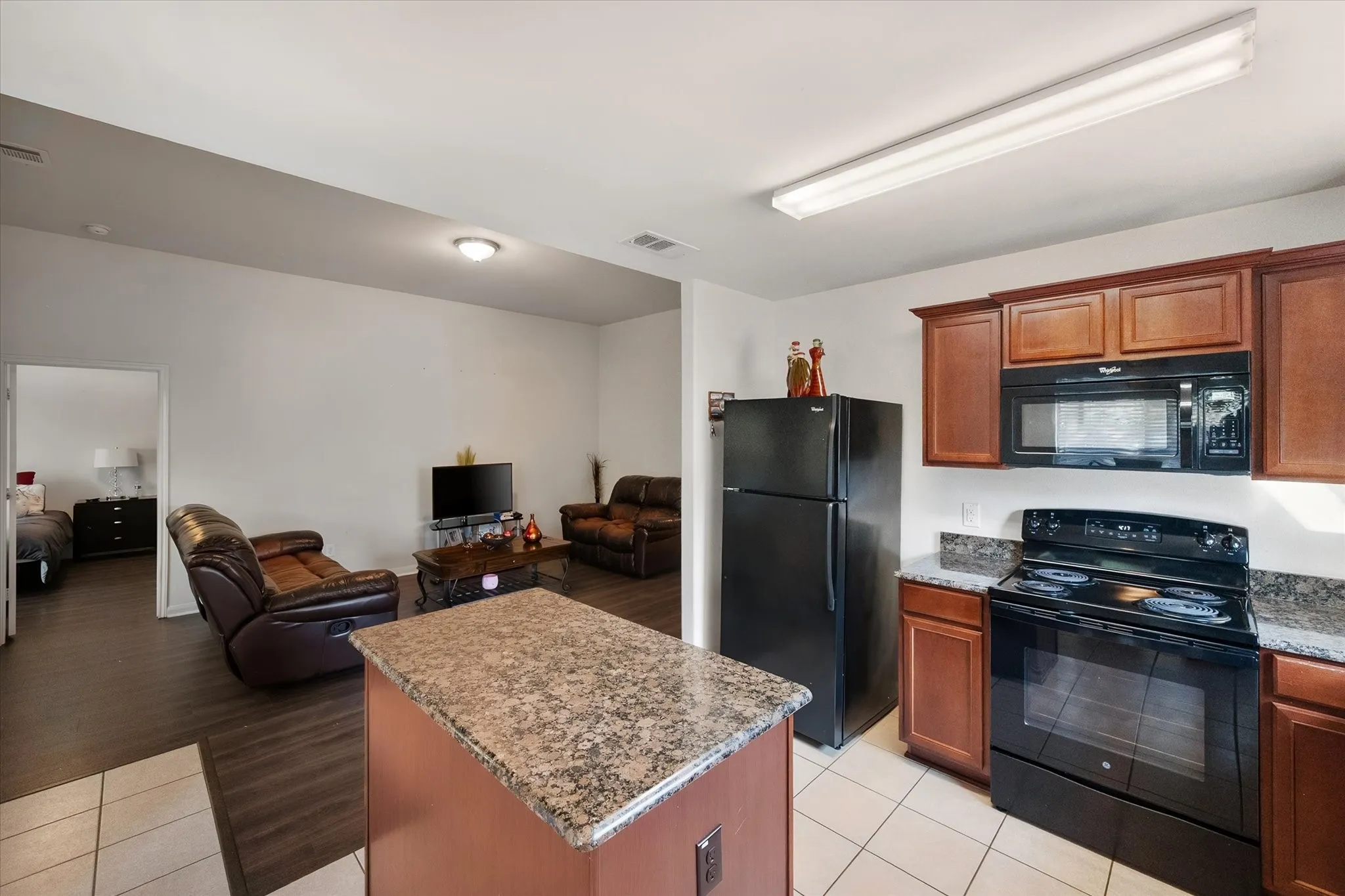 Single Family Residence For Sale in Denton County , 1008 Primrose Drive, Sanger, Texas 76266, 3 Bedroom, 2 Bathroom, 2 Garage spaces, 1,387 Sqft, built in 2012, mls#21398947, Real Estate Agent in Sanger, Homes For Sale in Denton county, Homes For Sale in Sanger, Realtor in Sanger Texas, Real Estate Brokerage Independent Realty Texas, Luminita Cordes Realtor