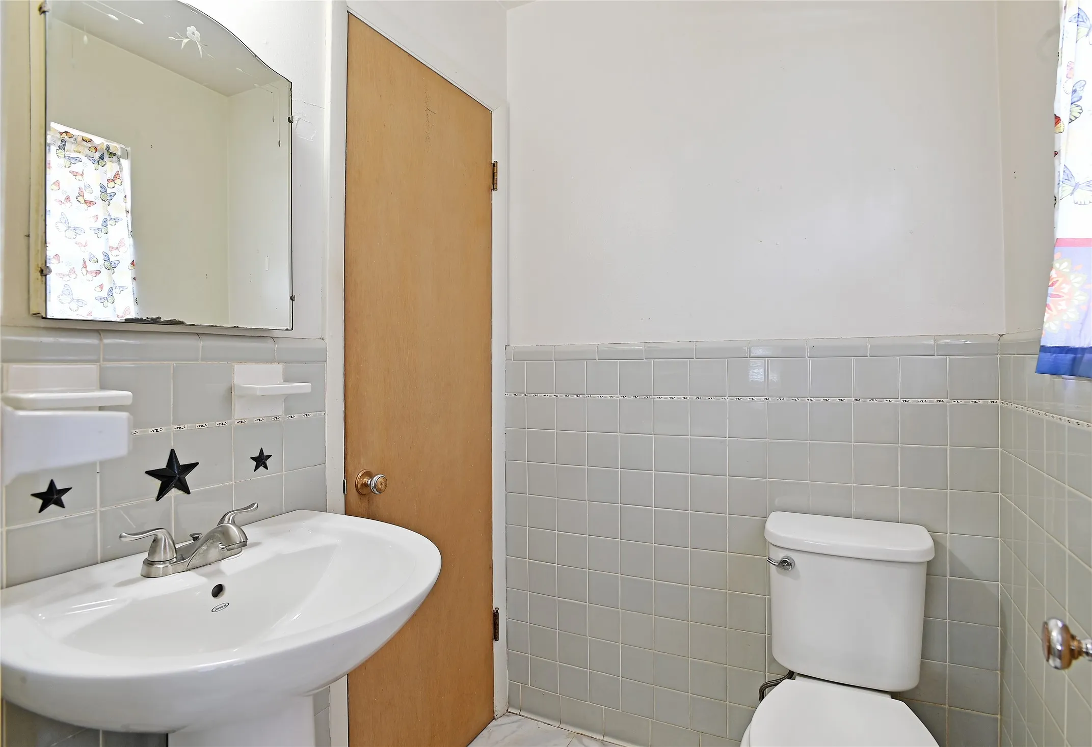Single Family Residence For Sale in Denton County , 3208 Avon Drive, Denton, Texas 76209, 2 Bedroom, 2 Bathroom, 2 Garage spaces, 1,267 Sqft, built in 1958, mls#21398809, Real Estate Agent in Denton, Homes For Sale in Denton county, Homes For Sale in Denton, Realtor in Denton Texas, Real Estate Brokerage Independent Realty Texas, Luminita Cordes Realtor