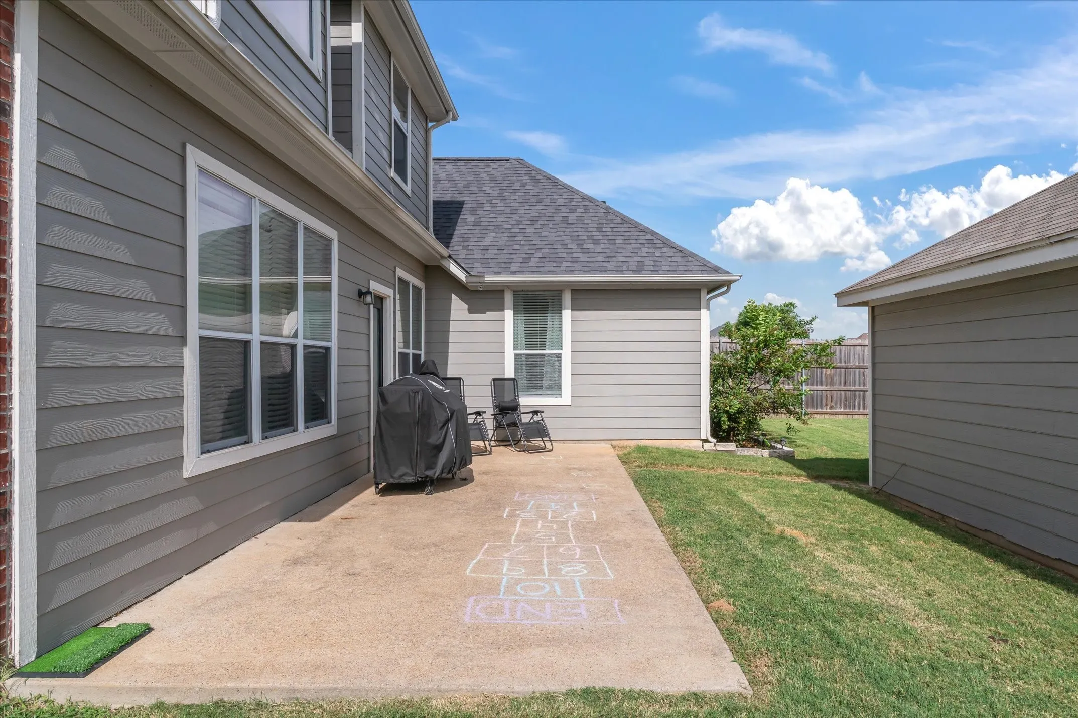 Single Family Residence For Sale in Van Zandt County , 4469 ETHERIDGE, Canton, Texas 75103, 4 Bedroom, 3 Bathroom, 2 Garage spaces, 2,596 Sqft, built in 2007, mls#21399026, Real Estate Agent in Canton, Homes For Sale in Van Zandt county, Homes For Sale in Canton, Realtor in Canton Texas, Real Estate Brokerage Independent Realty Texas, Luminita Cordes Realtor