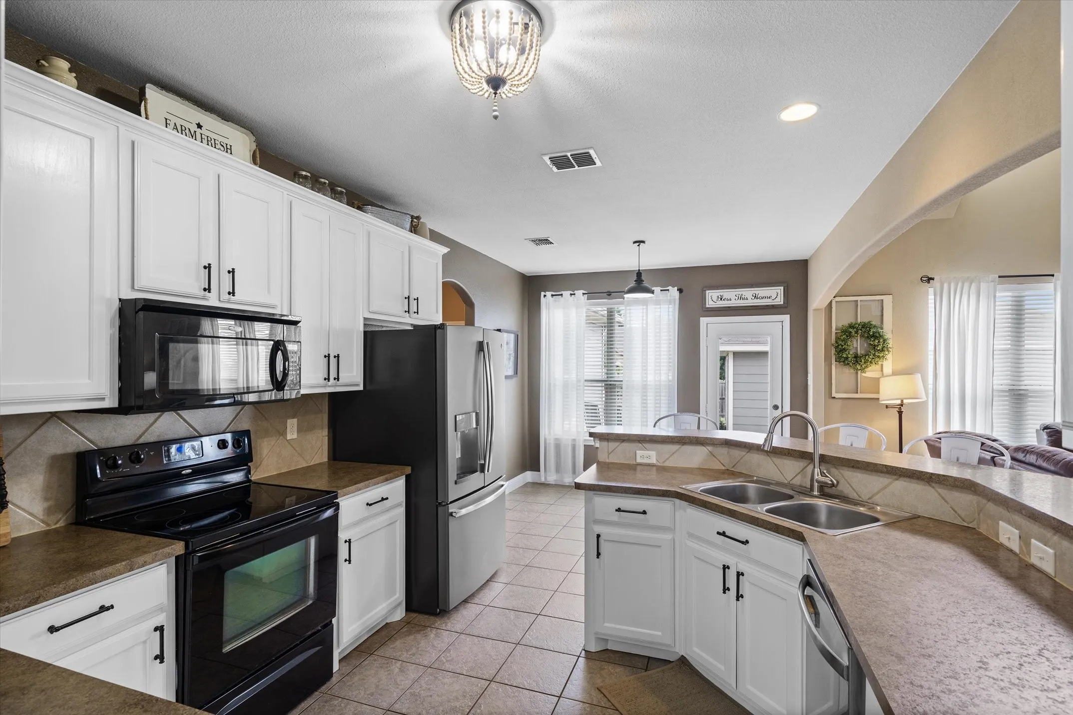 Single Family Residence For Sale in Van Zandt County , 4469 ETHERIDGE, Canton, Texas 75103, 4 Bedroom, 3 Bathroom, 2 Garage spaces, 2,596 Sqft, built in 2007, mls#21399026, Real Estate Agent in Canton, Homes For Sale in Van Zandt county, Homes For Sale in Canton, Realtor in Canton Texas, Real Estate Brokerage Independent Realty Texas, Luminita Cordes Realtor